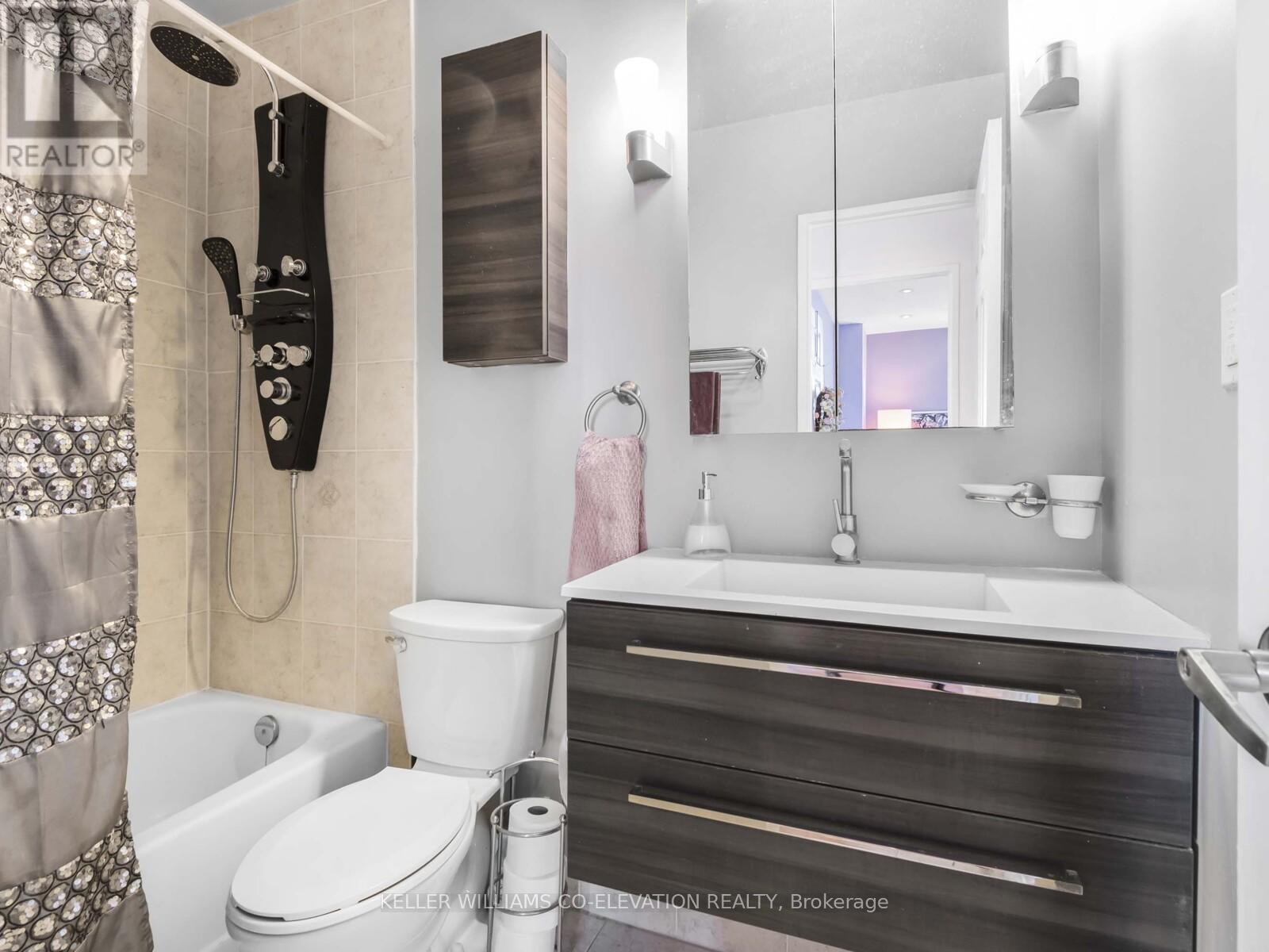 2012 - 60 Pavane Linkway, Toronto, Ontario  M3C 2Y6 - Photo 21 - C12470180