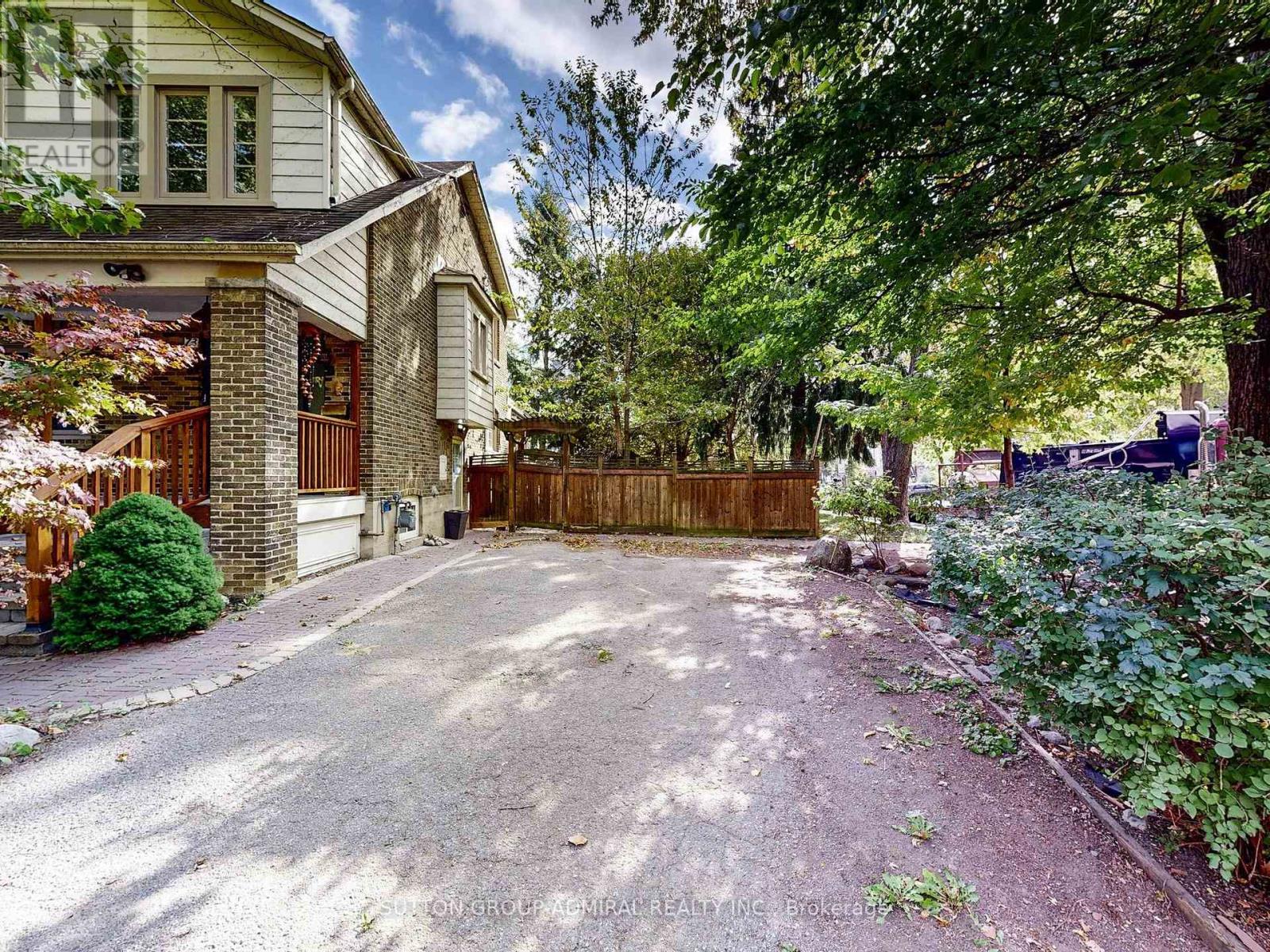73 Glendora Avenue, Toronto, Ontario  M2N 2V8 - Photo 5 - C12470187