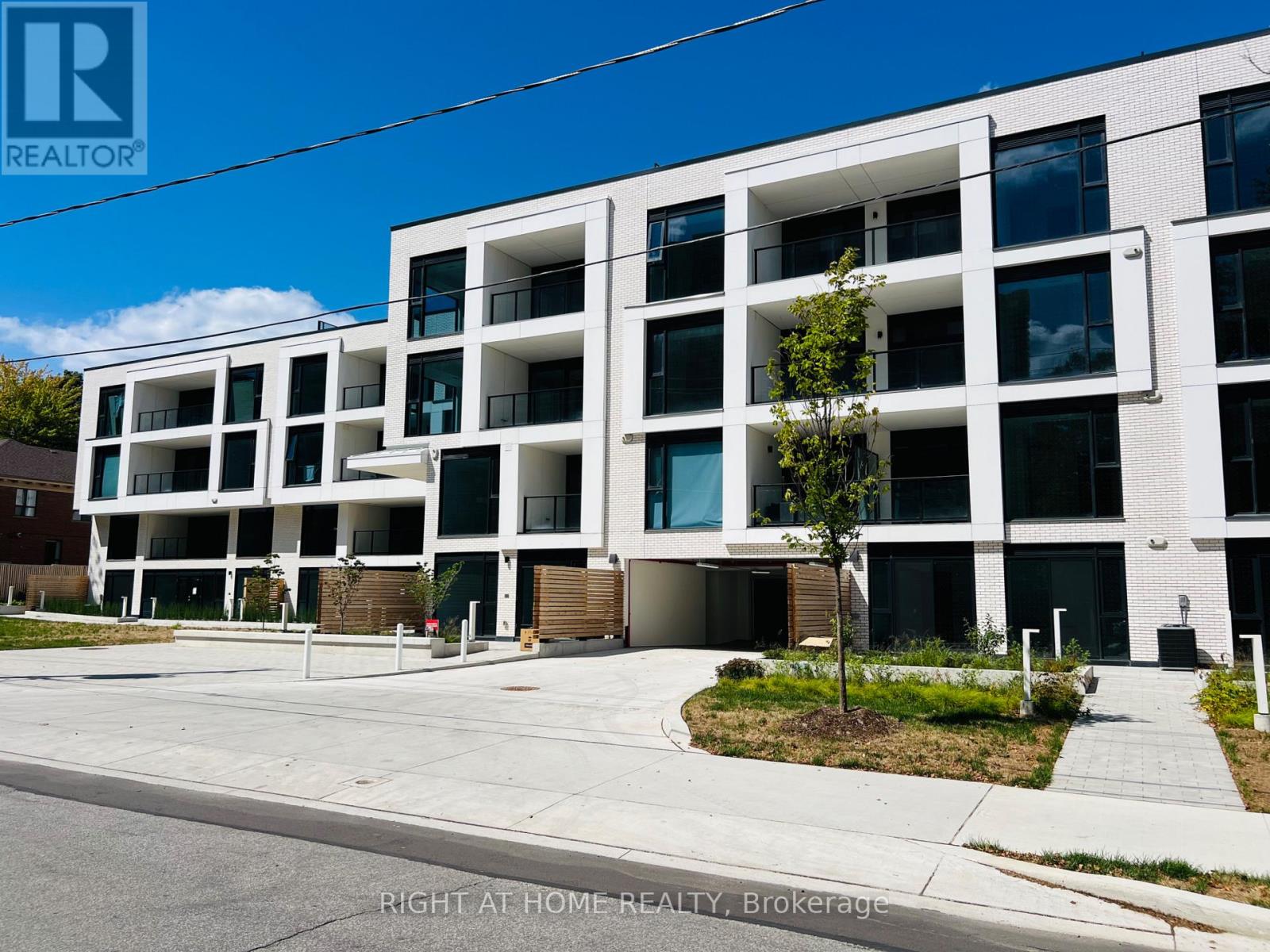 101 - 200 KEEWATIN AVENUE, Toronto, Ontario