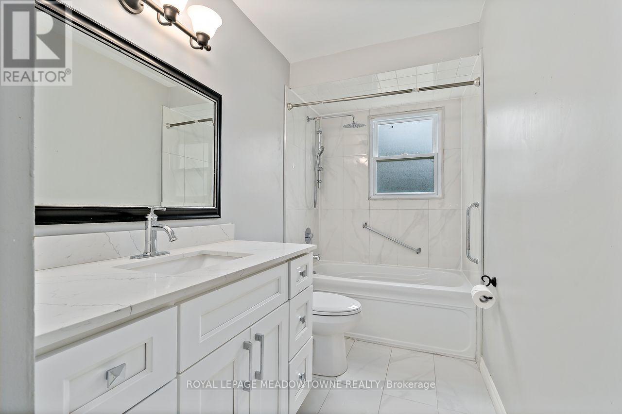 13 Blueridge Square, Brampton, Ontario  L6Z 1A2 - Photo 26 - W12448785