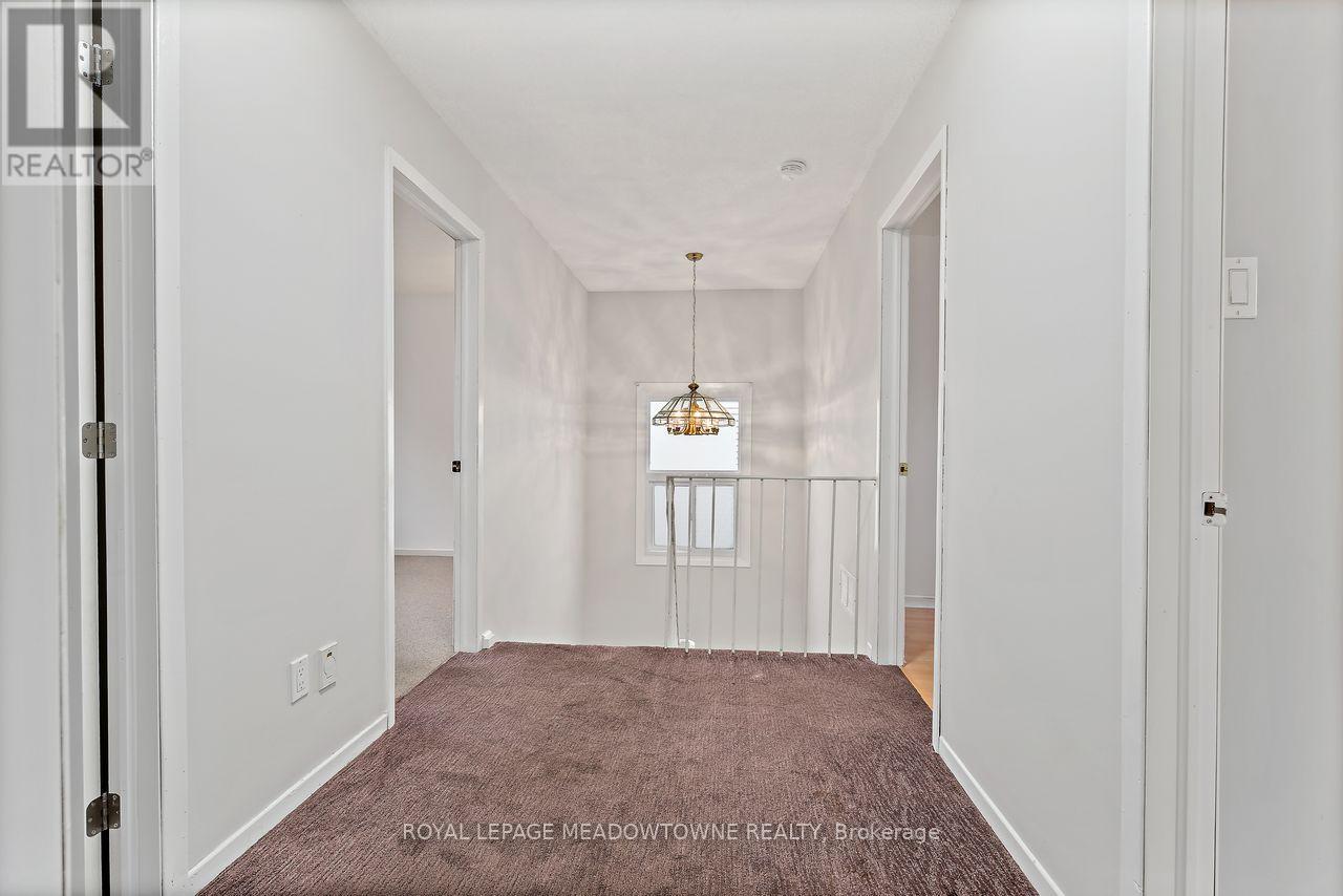 13 Blueridge Square, Brampton, Ontario  L6Z 1A2 - Photo 20 - W12448785