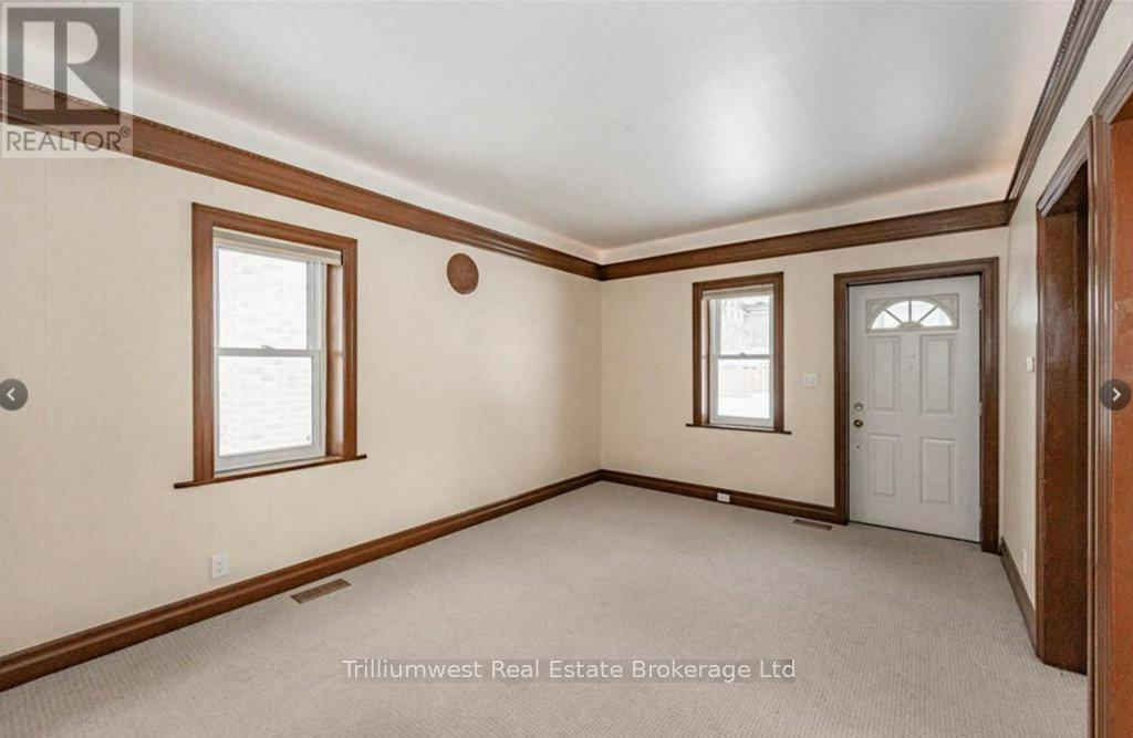 326 Exhibition Street, Guelph, Ontario  N1H 4S2 - Photo 2 - X12470212
