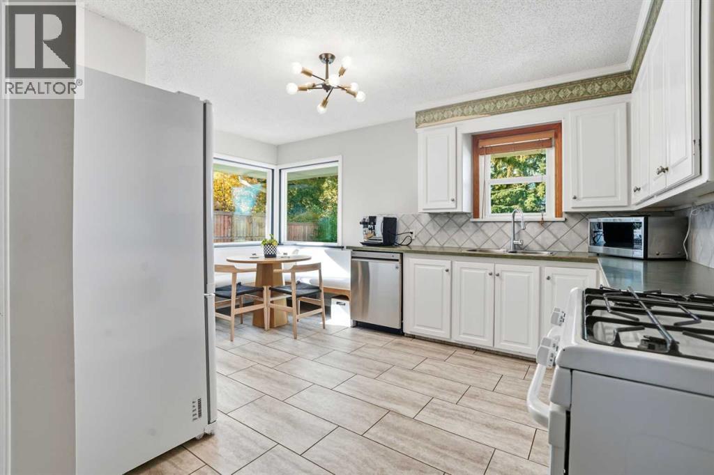 3003 25 Street Sw, Calgary, Alberta  T3E 1Y2 - Photo 11 - A2264521
