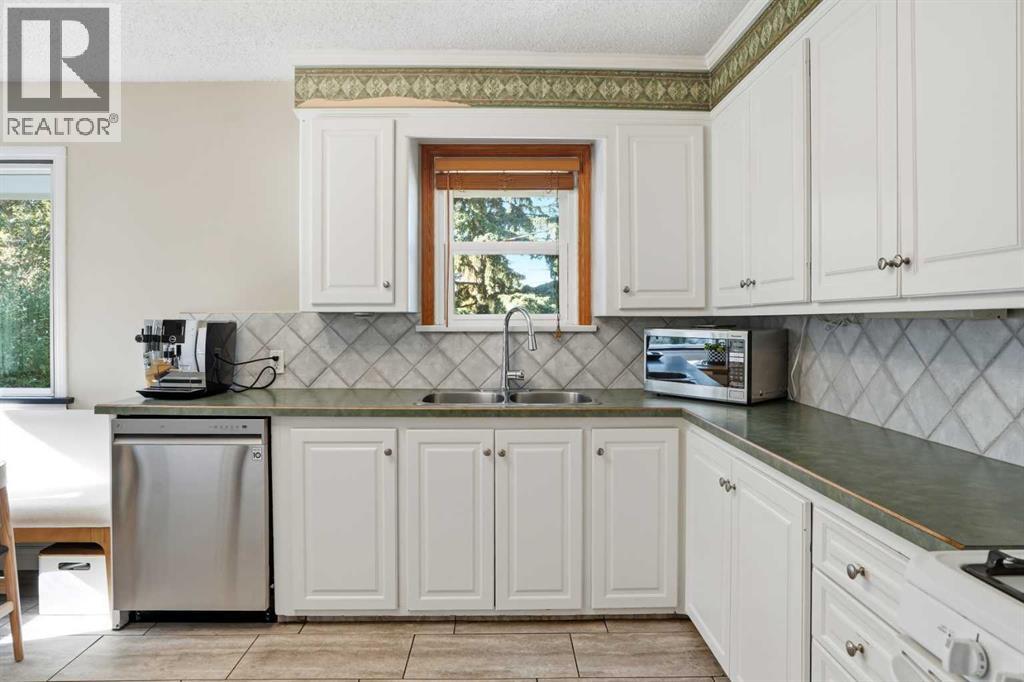 3003 25 Street Sw, Calgary, Alberta  T3E 1Y2 - Photo 13 - A2264521
