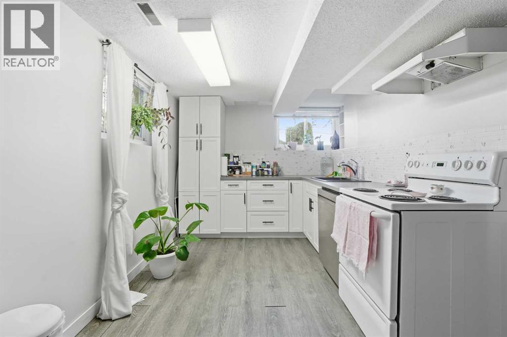 3003 25 Street Sw, Calgary, Alberta  T3E 1Y2 - Photo 38 - A2264521