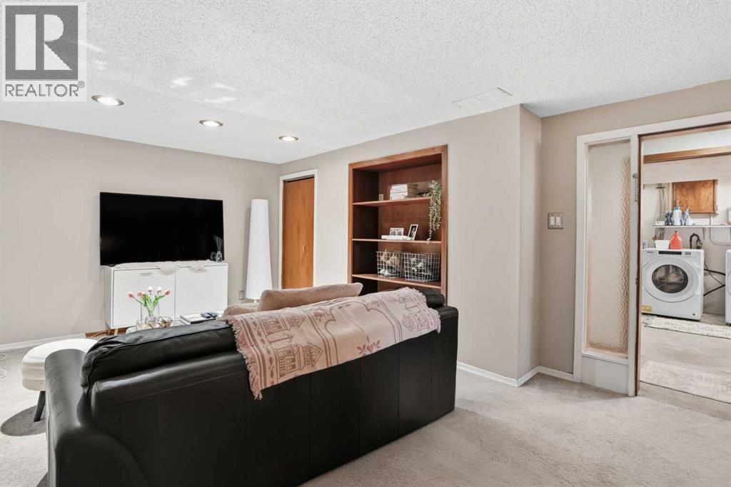 3003 25 Street Sw, Calgary, Alberta  T3E 1Y2 - Photo 29 - A2264521