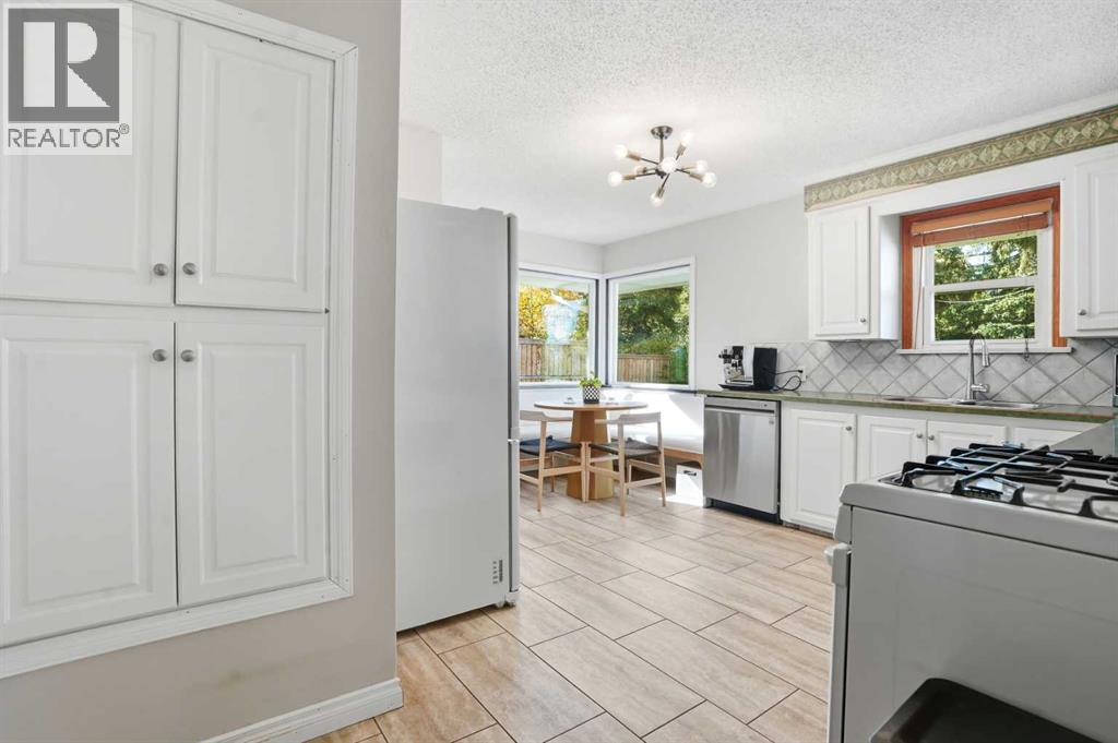 3003 25 Street Sw, Calgary, Alberta  T3E 1Y2 - Photo 12 - A2264521
