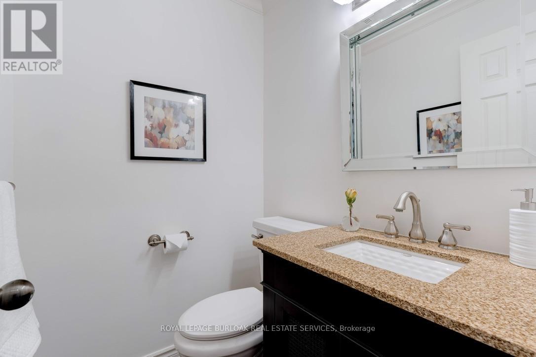 537 Harmony Avenue, Burlington, Ontario  L7N 3S5 - Photo 17 - W12470160