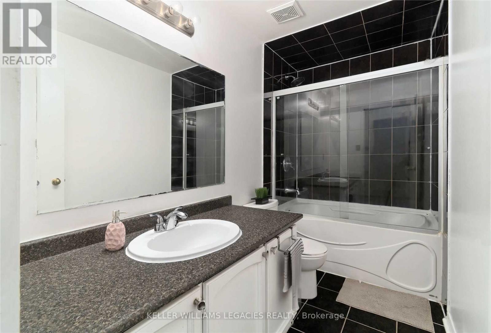 41 - 1016 Falgarwood Drive, Oakville, Ontario  L6H 2P5 - Photo 16 - W12470162