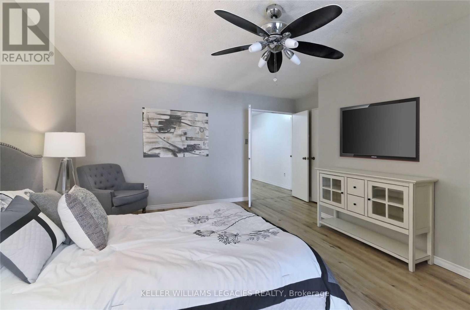 41 - 1016 Falgarwood Drive, Oakville, Ontario  L6H 2P5 - Photo 8 - W12470162