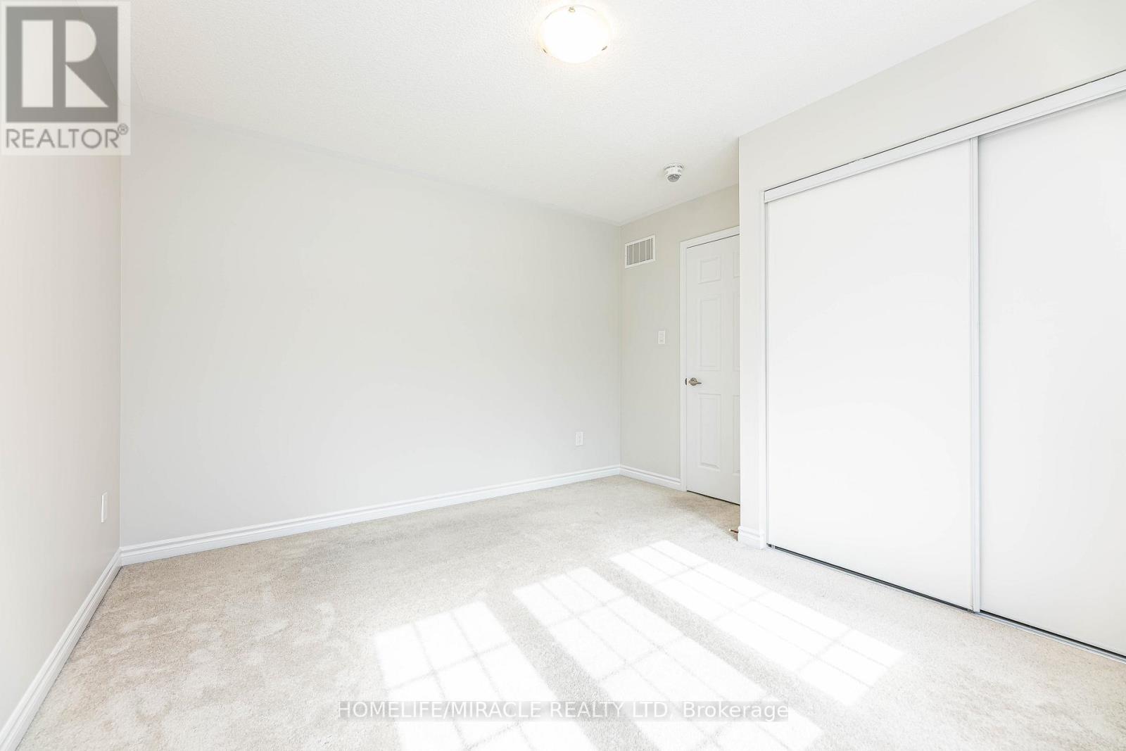 1633 Clitherow Street, Milton, Ontario  L9E 0A2 - Photo 28 - W12470167