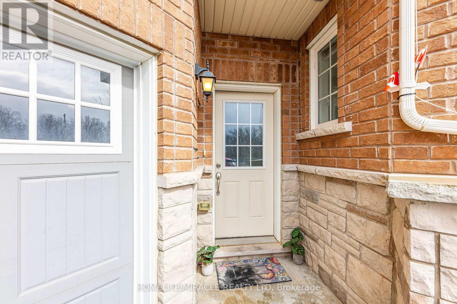 1633 Clitherow Street, Milton, Ontario  L9E 0A2 - Photo 5 - W12470167