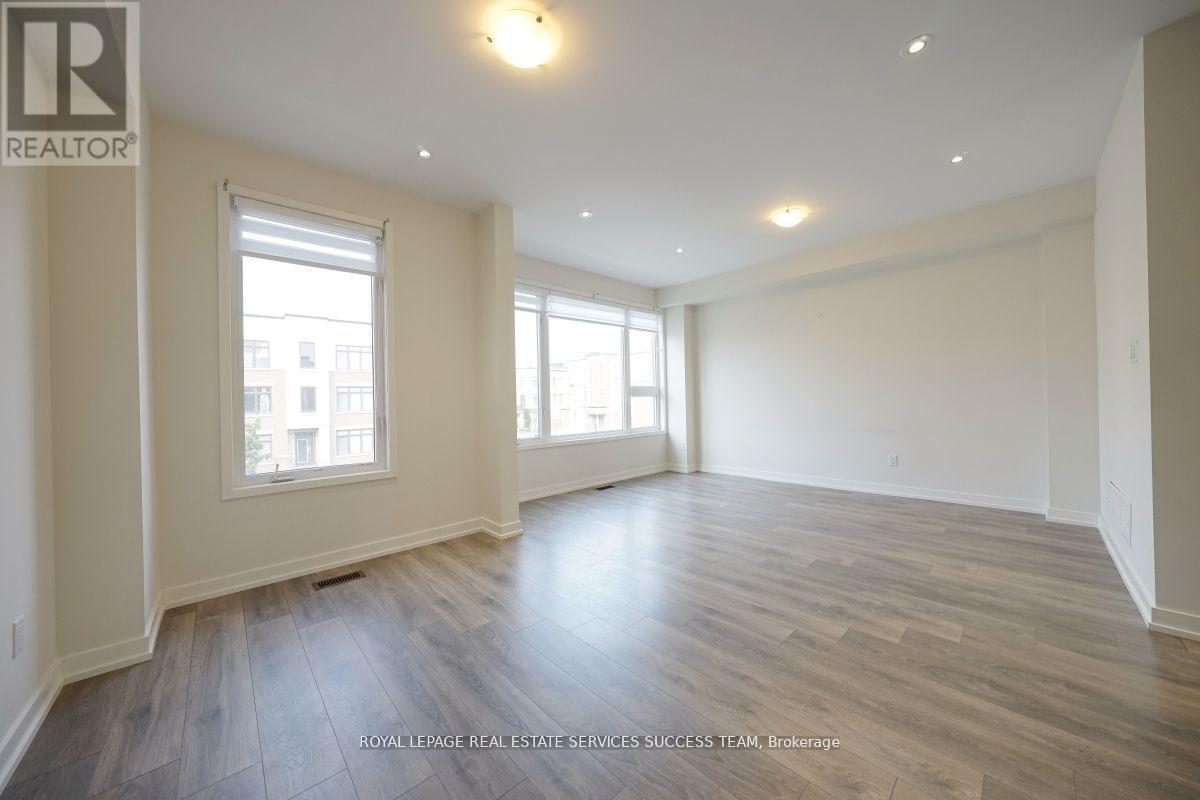 3074 Ernest Appelbe Boulevard, Oakville, Ontario  L6H 0M1 - Photo 13 - W12470173