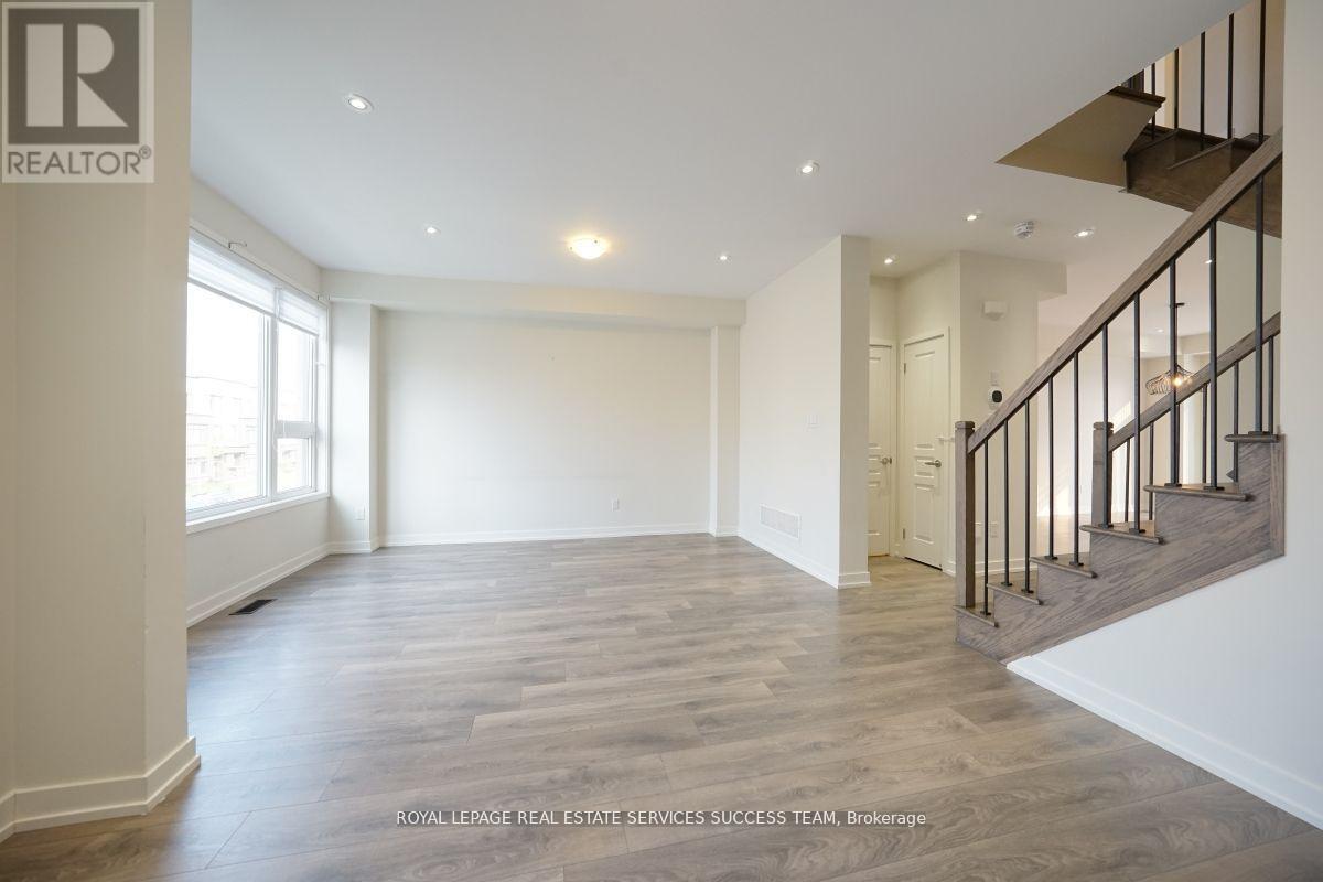 3074 Ernest Appelbe Boulevard, Oakville, Ontario  L6H 0M1 - Photo 14 - W12470173