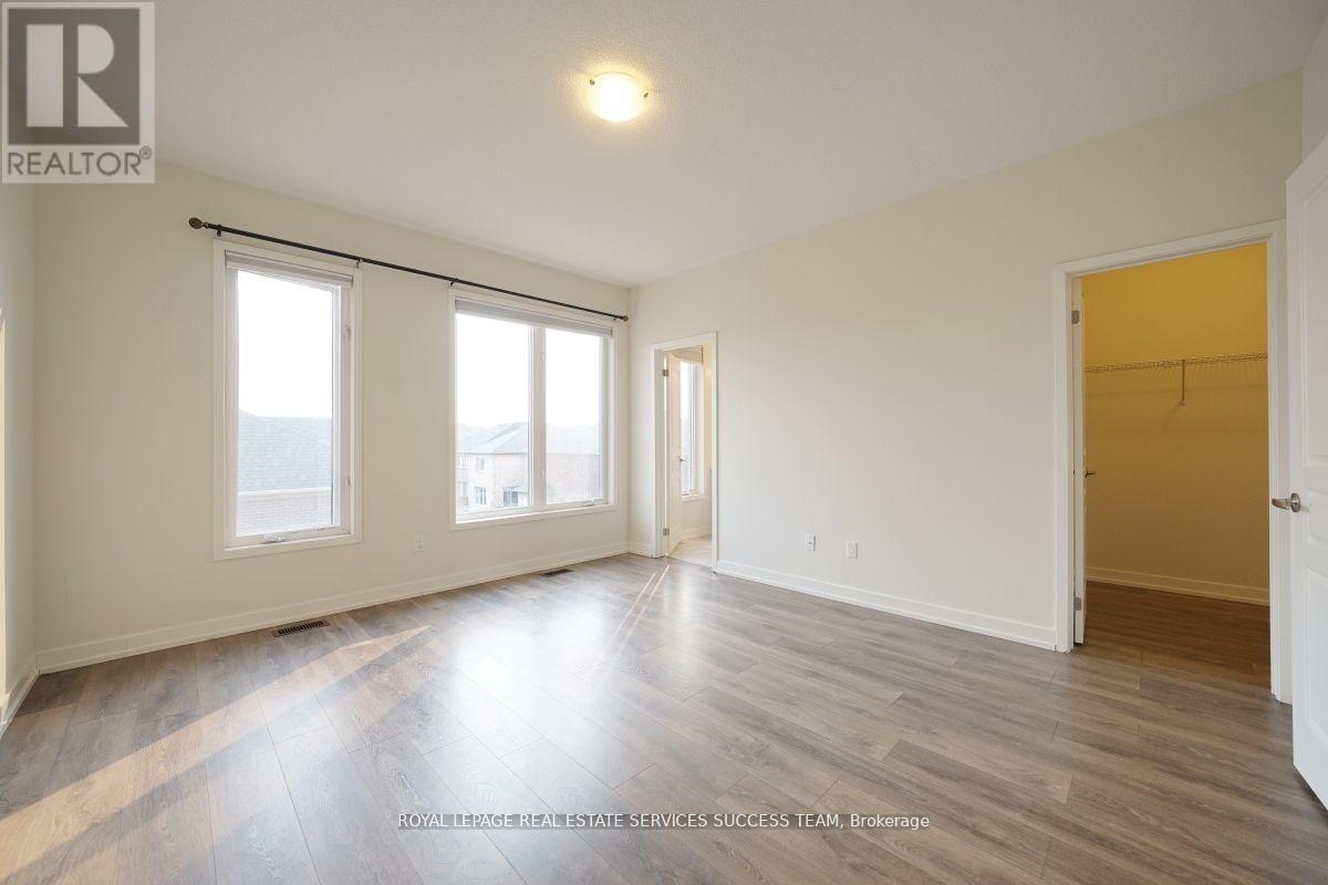 3074 Ernest Appelbe Boulevard, Oakville, Ontario  L6H 0M1 - Photo 15 - W12470173