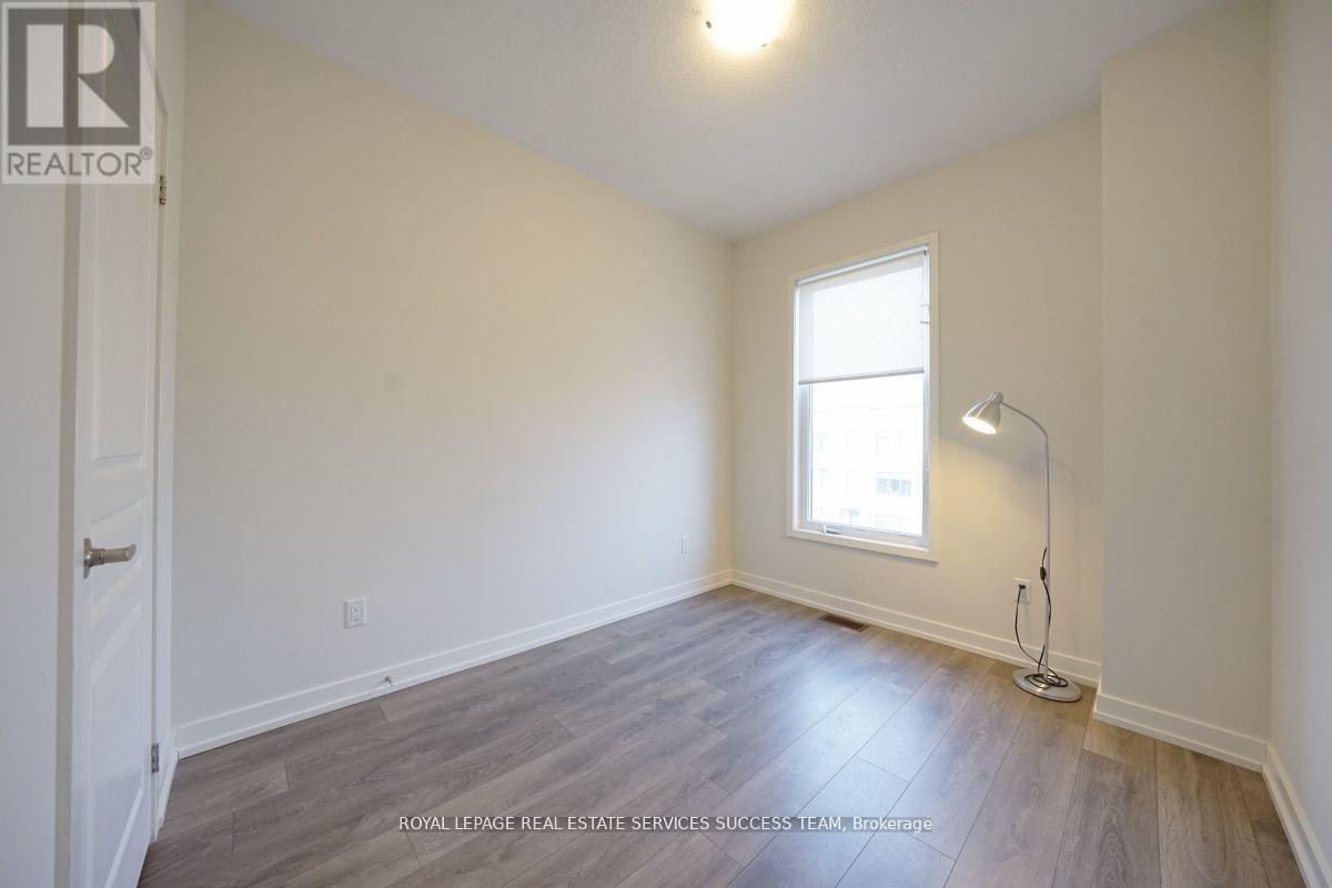 3074 Ernest Appelbe Boulevard, Oakville, Ontario  L6H 0M1 - Photo 18 - W12470173