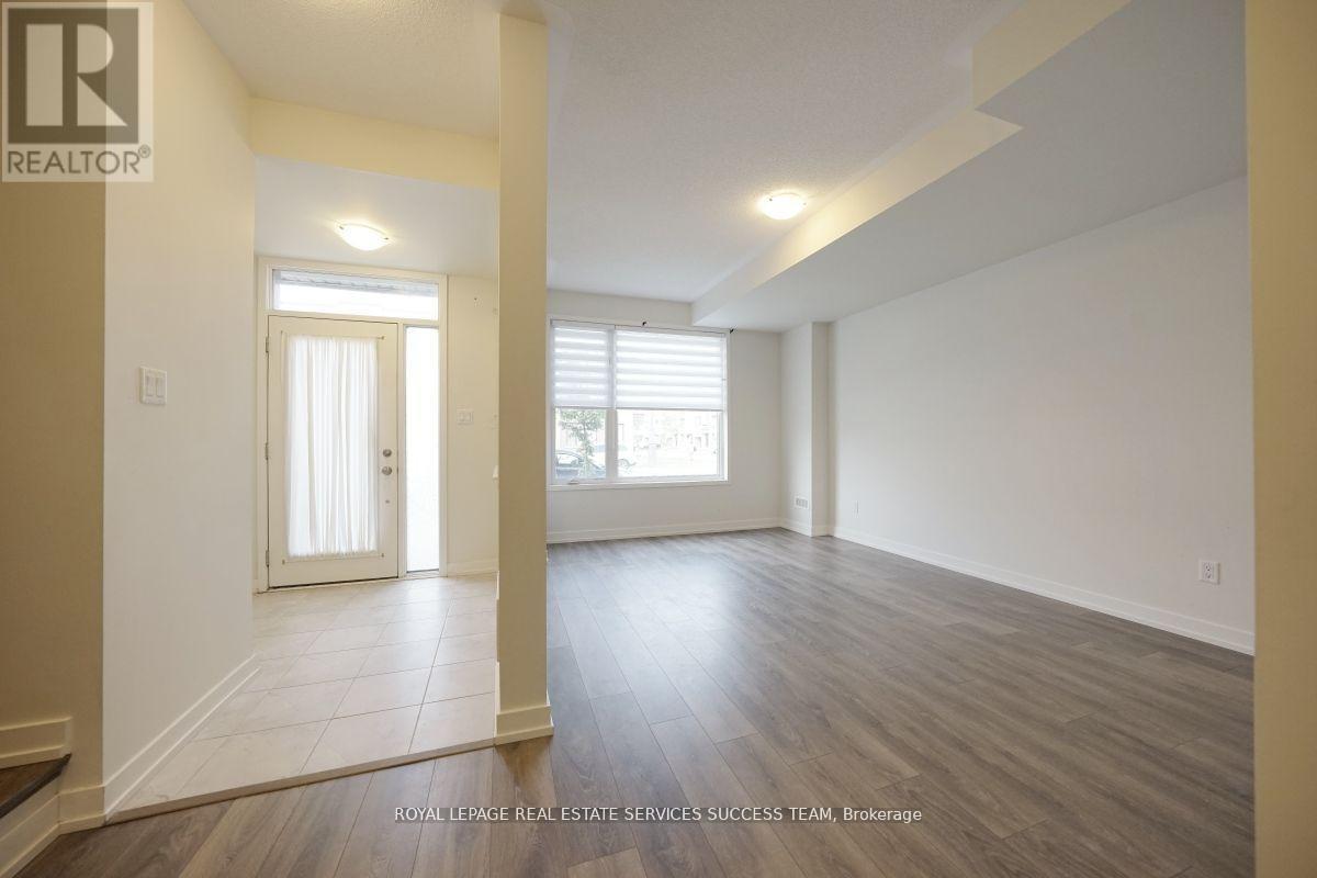 3074 Ernest Appelbe Boulevard, Oakville, Ontario  L6H 0M1 - Photo 2 - W12470173
