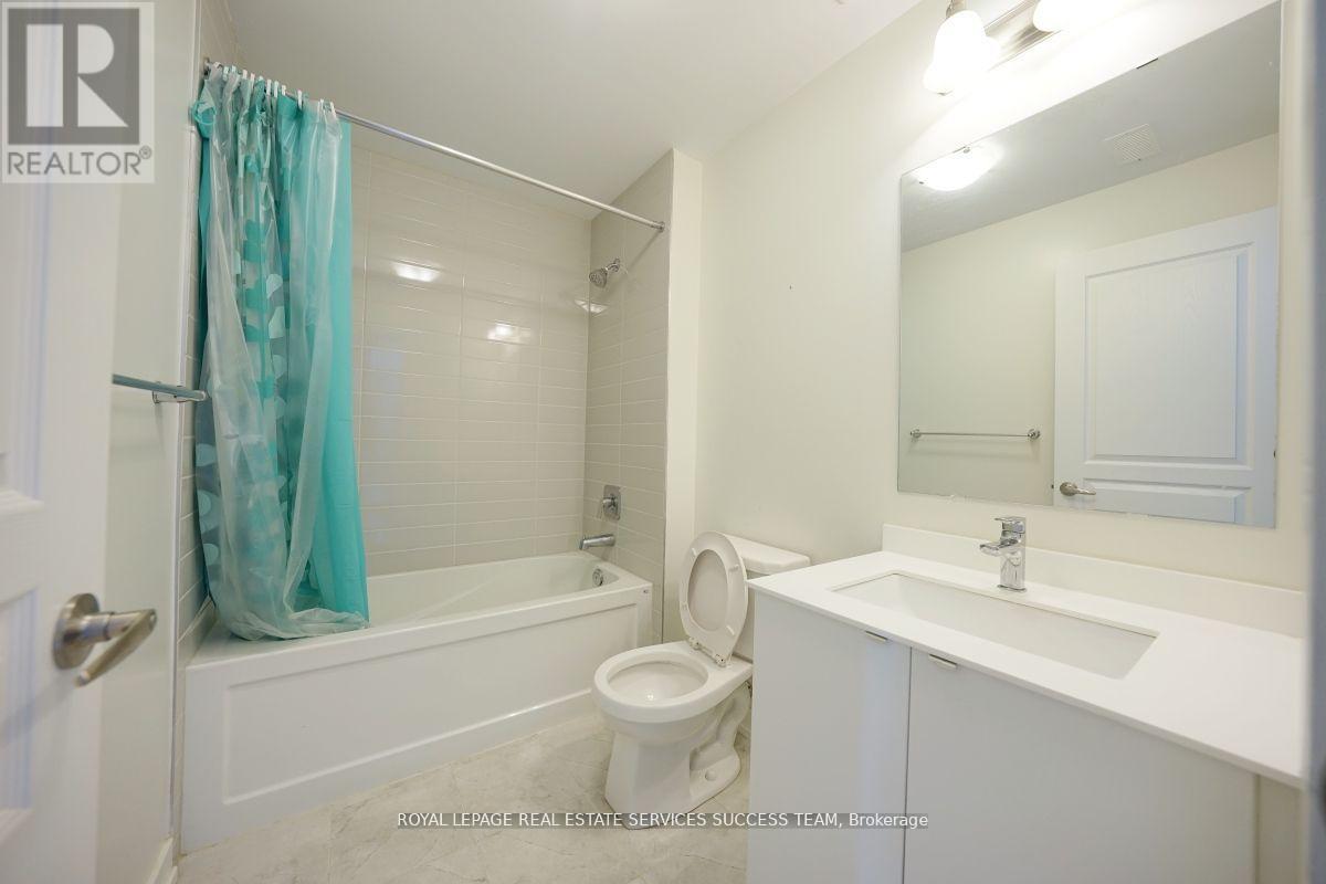 3074 Ernest Appelbe Boulevard, Oakville, Ontario  L6H 0M1 - Photo 4 - W12470173