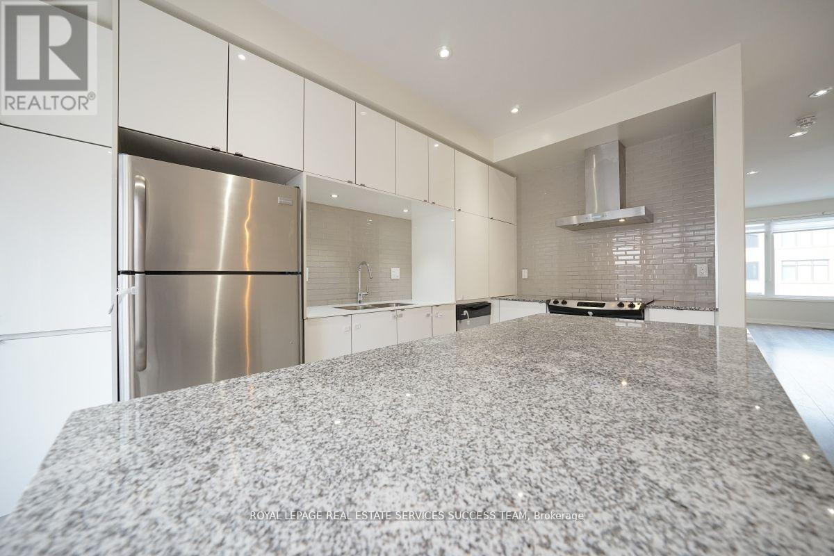 3074 Ernest Appelbe Boulevard, Oakville, Ontario  L6H 0M1 - Photo 8 - W12470173