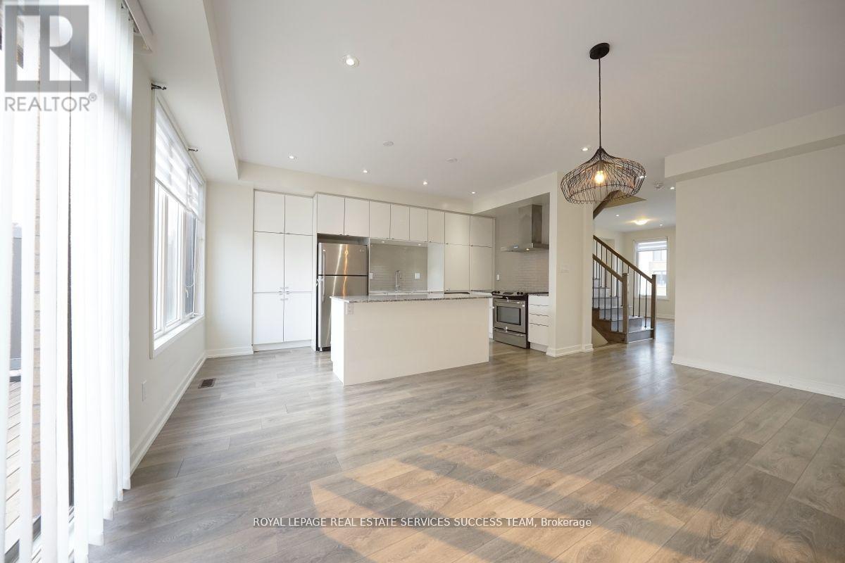 3074 Ernest Appelbe Boulevard, Oakville, Ontario  L6H 0M1 - Photo 9 - W12470173