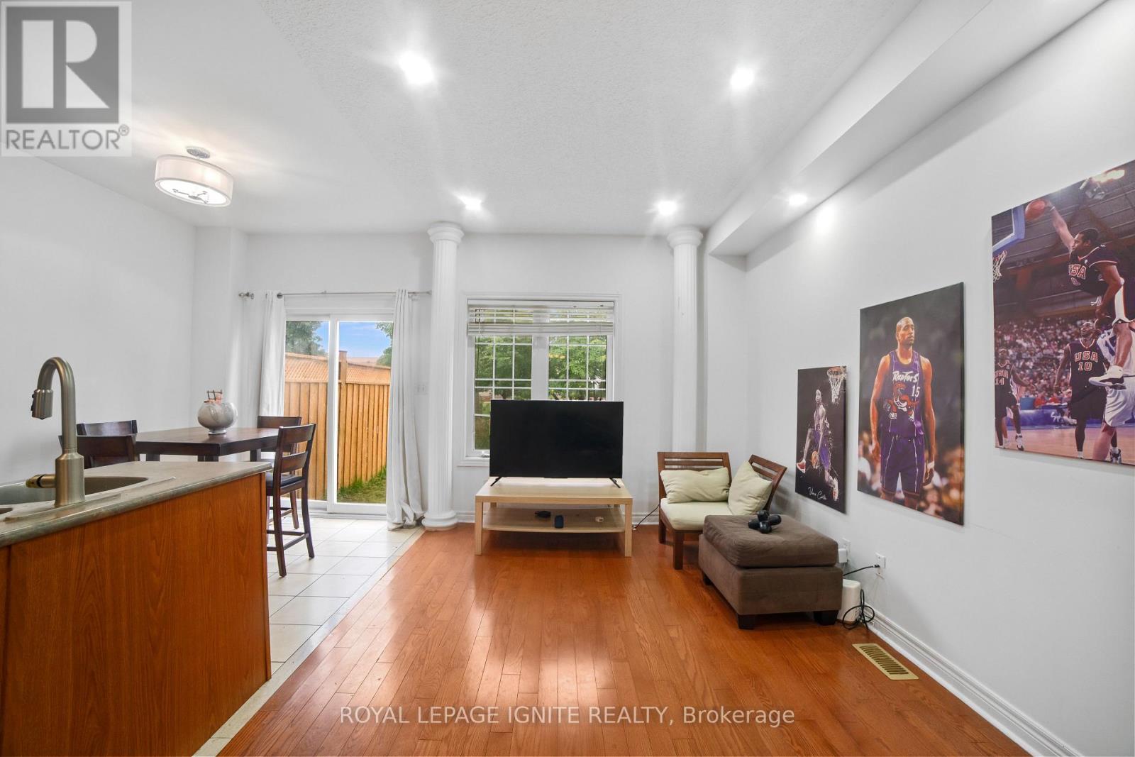 3664 Bala Drive, Mississauga, Ontario  L5M 7N1 - Photo 10 - W12470177