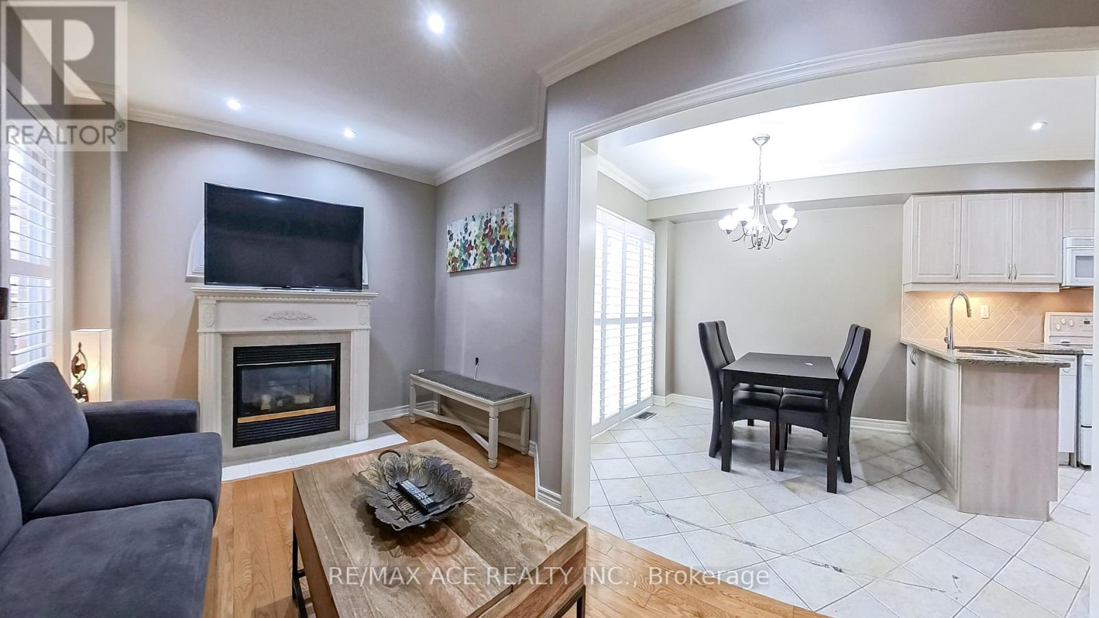 873 Fable Crescent, Mississauga, Ontario  L5W 1R4 - Photo 14 - W12470190