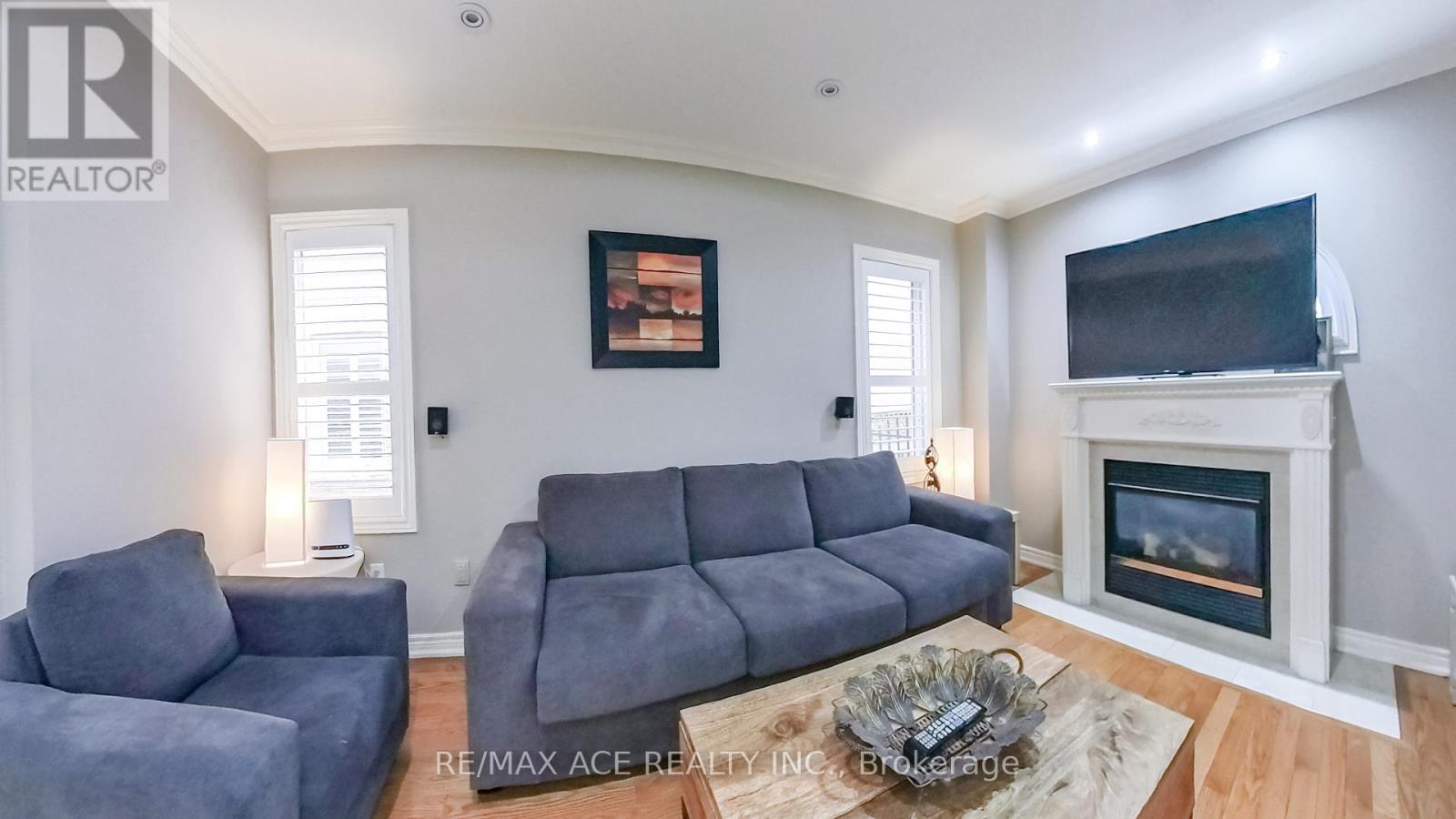 873 Fable Crescent, Mississauga, Ontario  L5W 1R4 - Photo 15 - W12470190