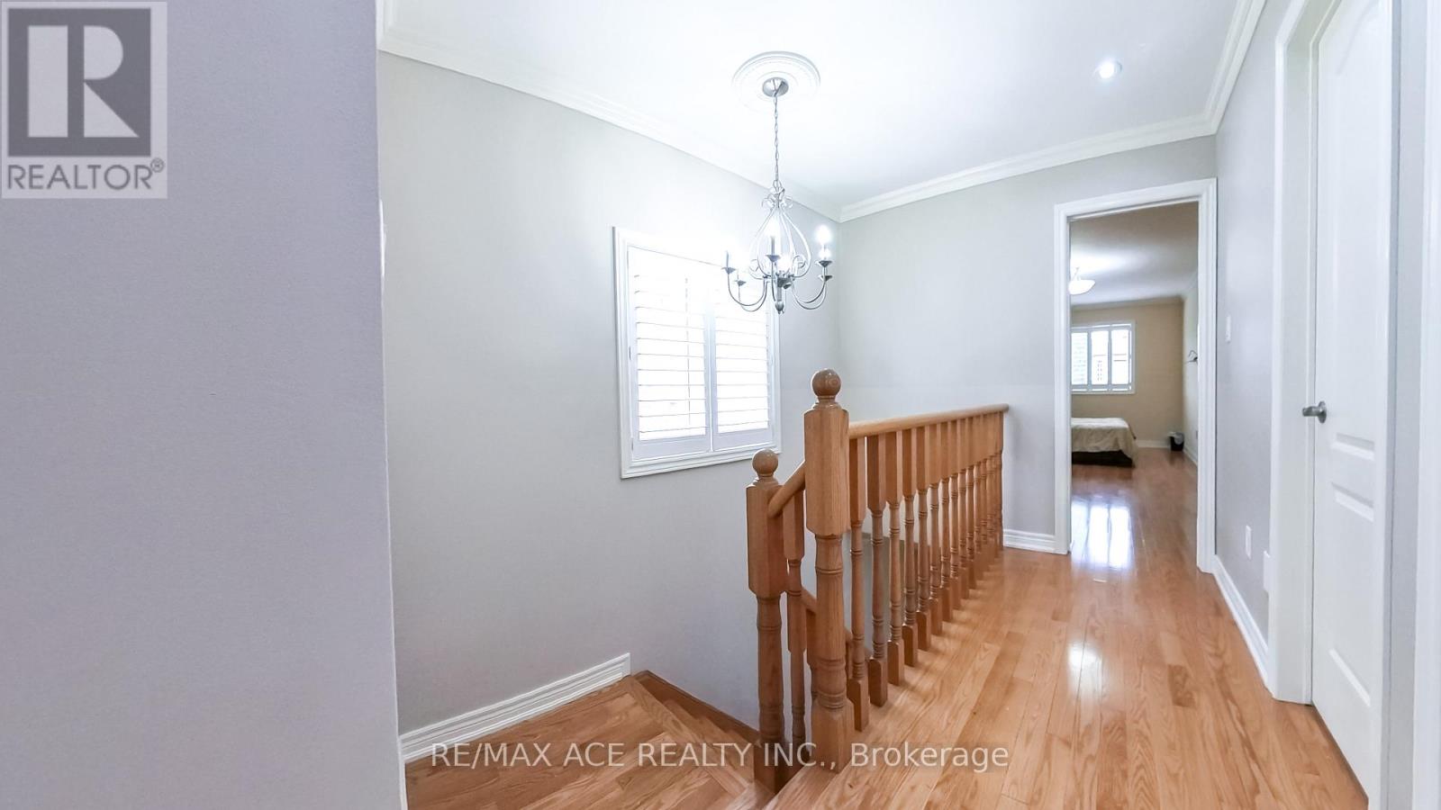 873 Fable Crescent, Mississauga, Ontario  L5W 1R4 - Photo 18 - W12470190