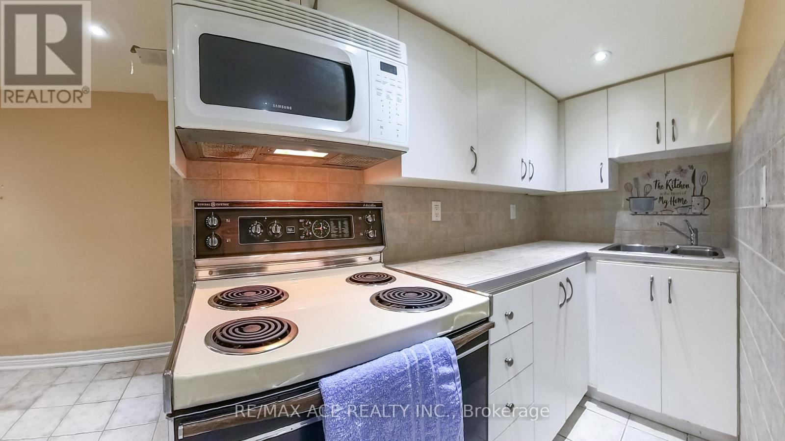 873 Fable Crescent, Mississauga, Ontario  L5W 1R4 - Photo 33 - W12470190