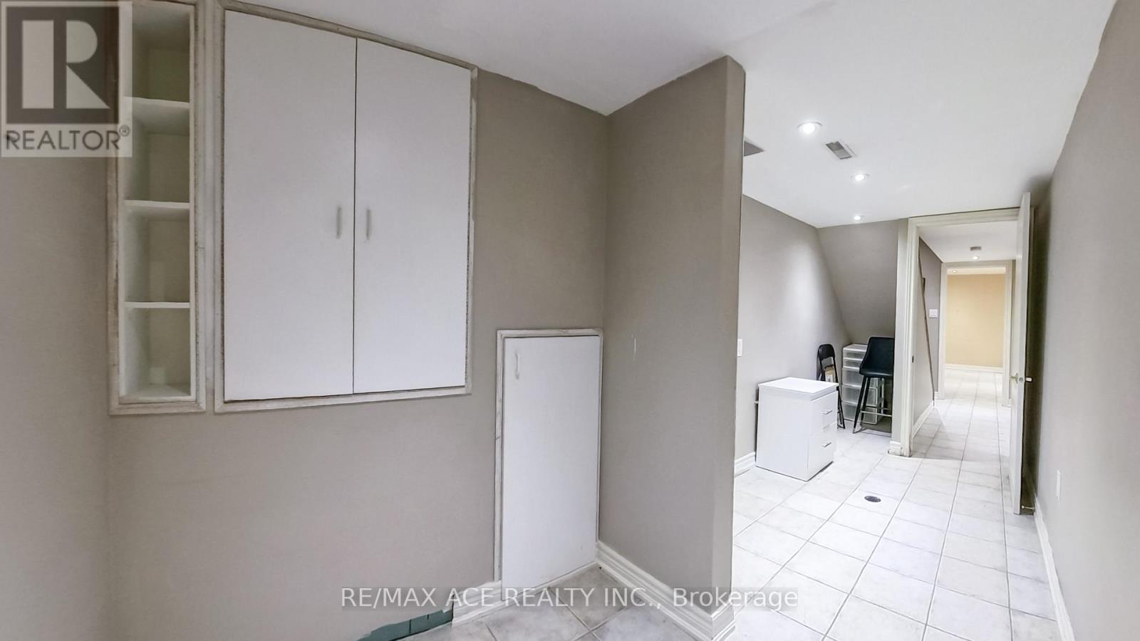 873 Fable Crescent, Mississauga, Ontario  L5W 1R4 - Photo 36 - W12470190