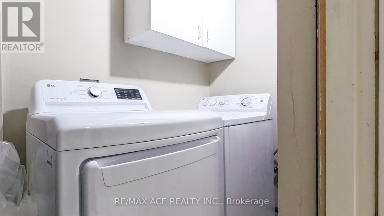 873 Fable Crescent, Mississauga, Ontario  L5W 1R4 - Photo 37 - W12470190