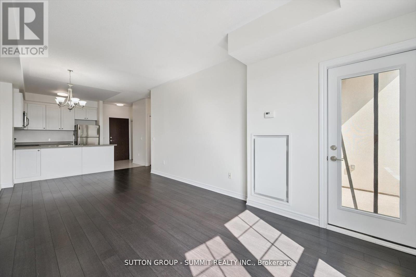 433 - 216 Oak Park Boulevard, Oakville, Ontario  L6H 7S8 - Photo 13 - W12470195