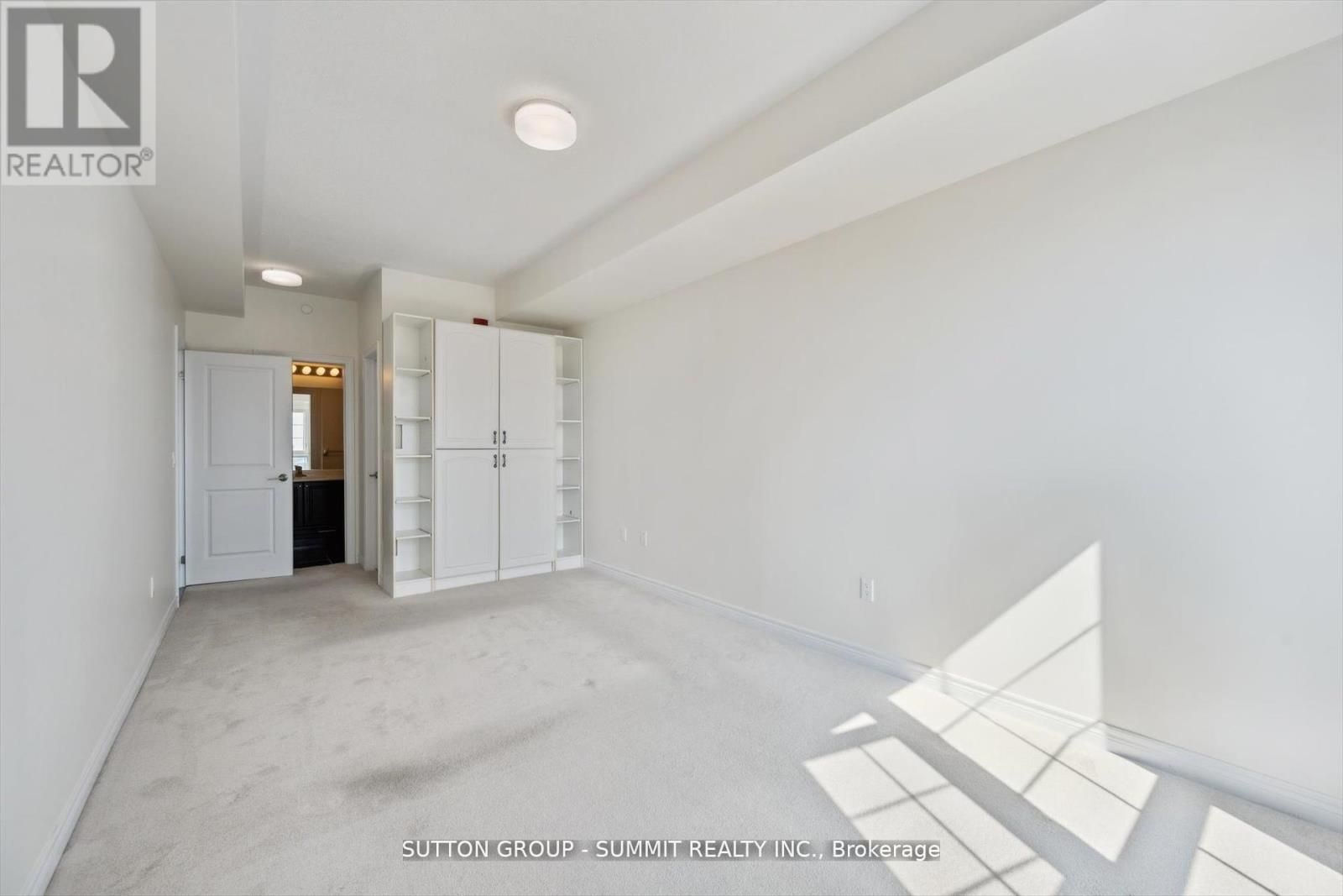 433 - 216 Oak Park Boulevard, Oakville, Ontario  L6H 7S8 - Photo 15 - W12470195