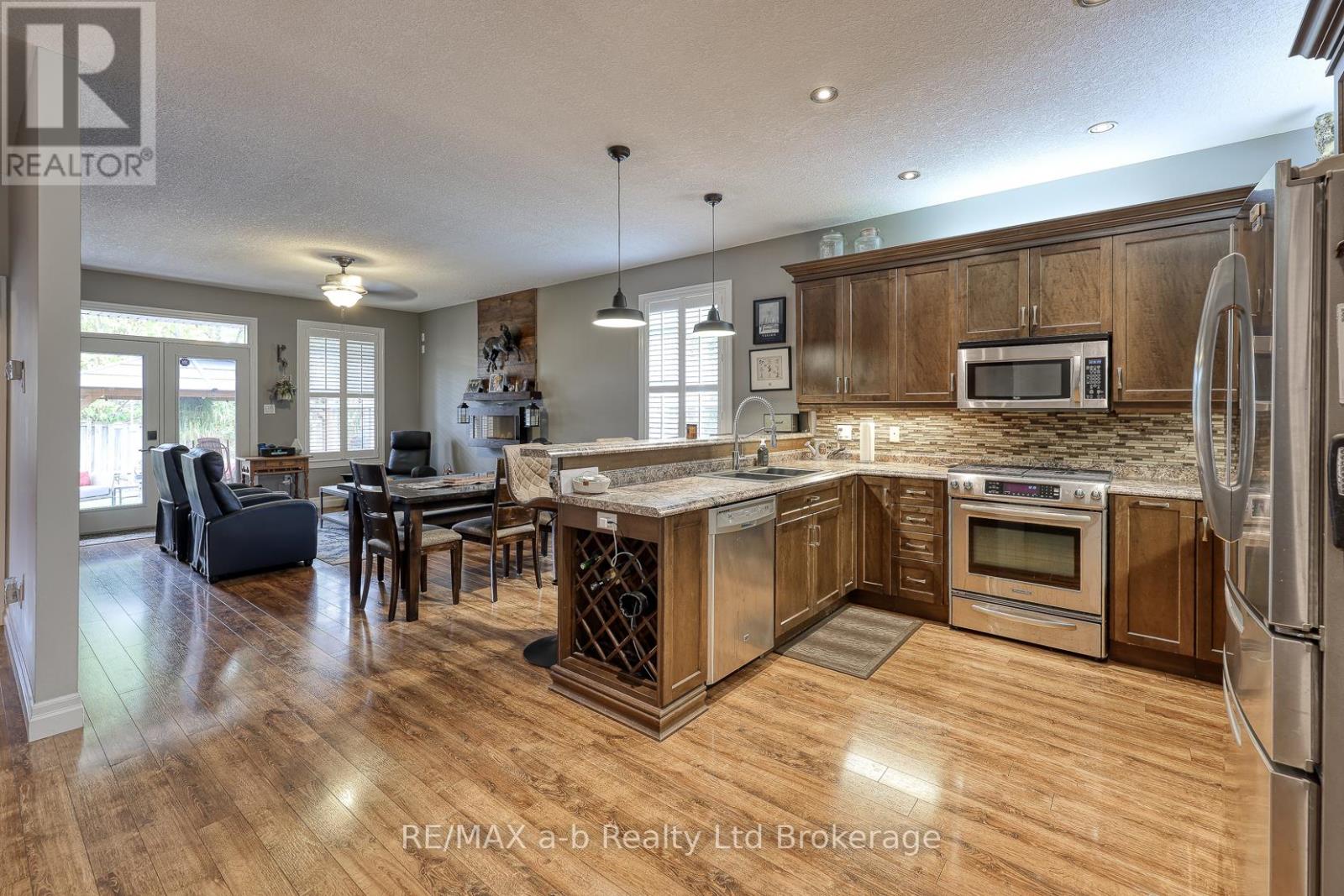 111 King Street East, Unit 22 Street, Ingersoll, Ontario  N5C 1G8 - Photo 18 - X12470211