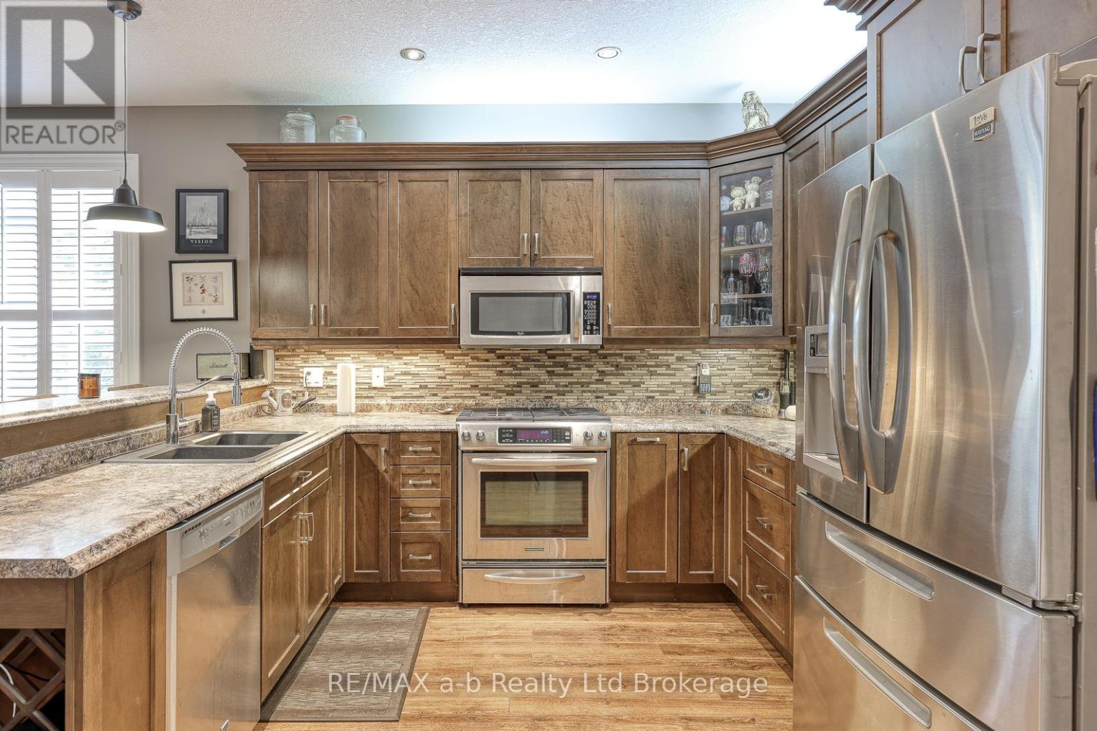 111 King Street East, Unit 22 Street, Ingersoll, Ontario  N5C 1G8 - Photo 20 - X12470211