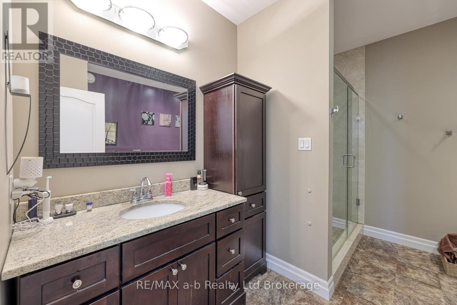 111 King Street East, Unit 22 Street, Ingersoll, Ontario  N5C 1G8 - Photo 28 - X12470211
