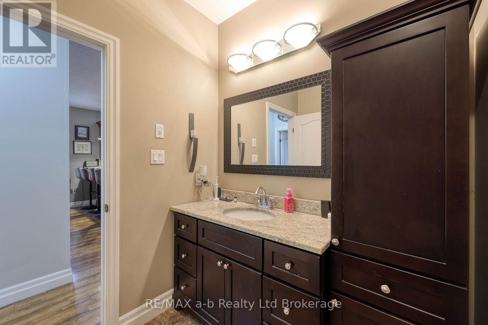 111 King Street East, Unit 22 Street, Ingersoll, Ontario  N5C 1G8 - Photo 31 - X12470211