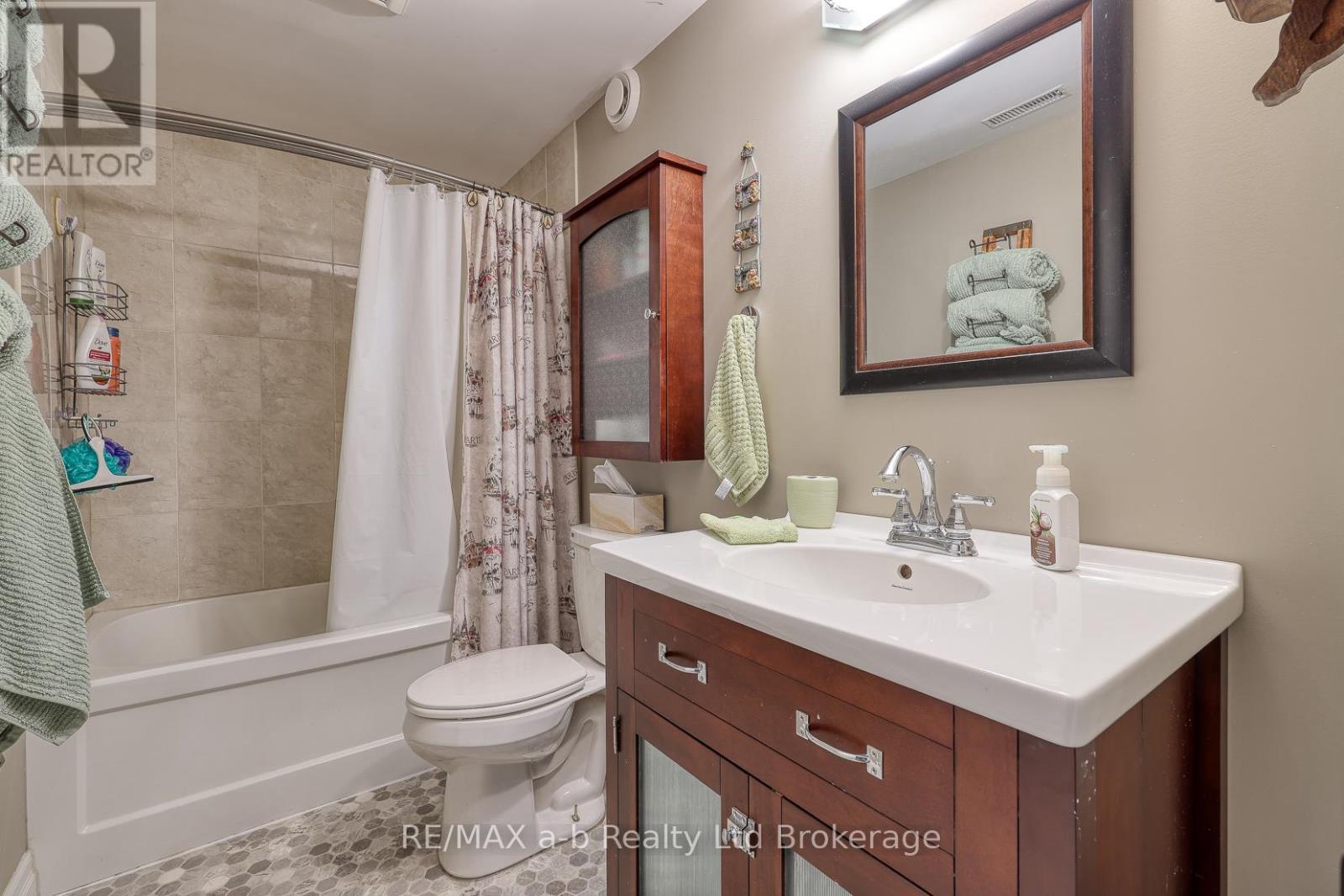 111 King Street East, Unit 22 Street, Ingersoll, Ontario  N5C 1G8 - Photo 35 - X12470211