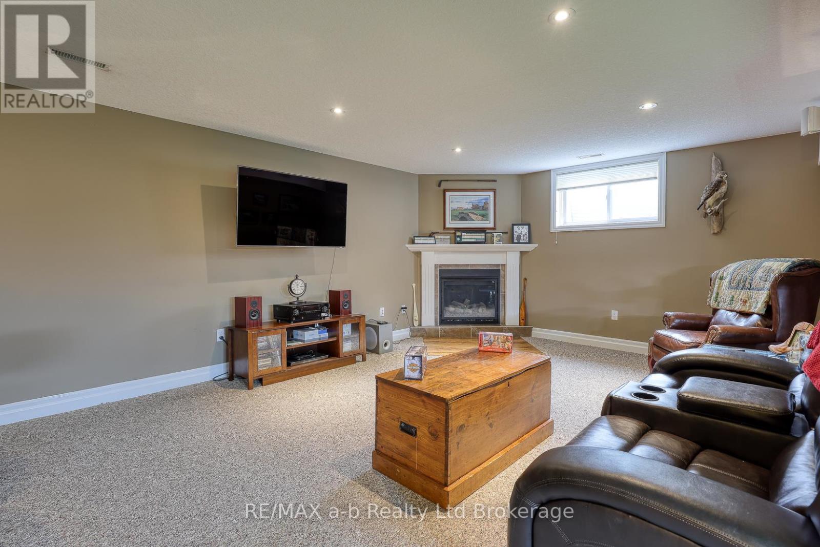 111 King Street East, Unit 22 Street, Ingersoll, Ontario  N5C 1G8 - Photo 38 - X12470211