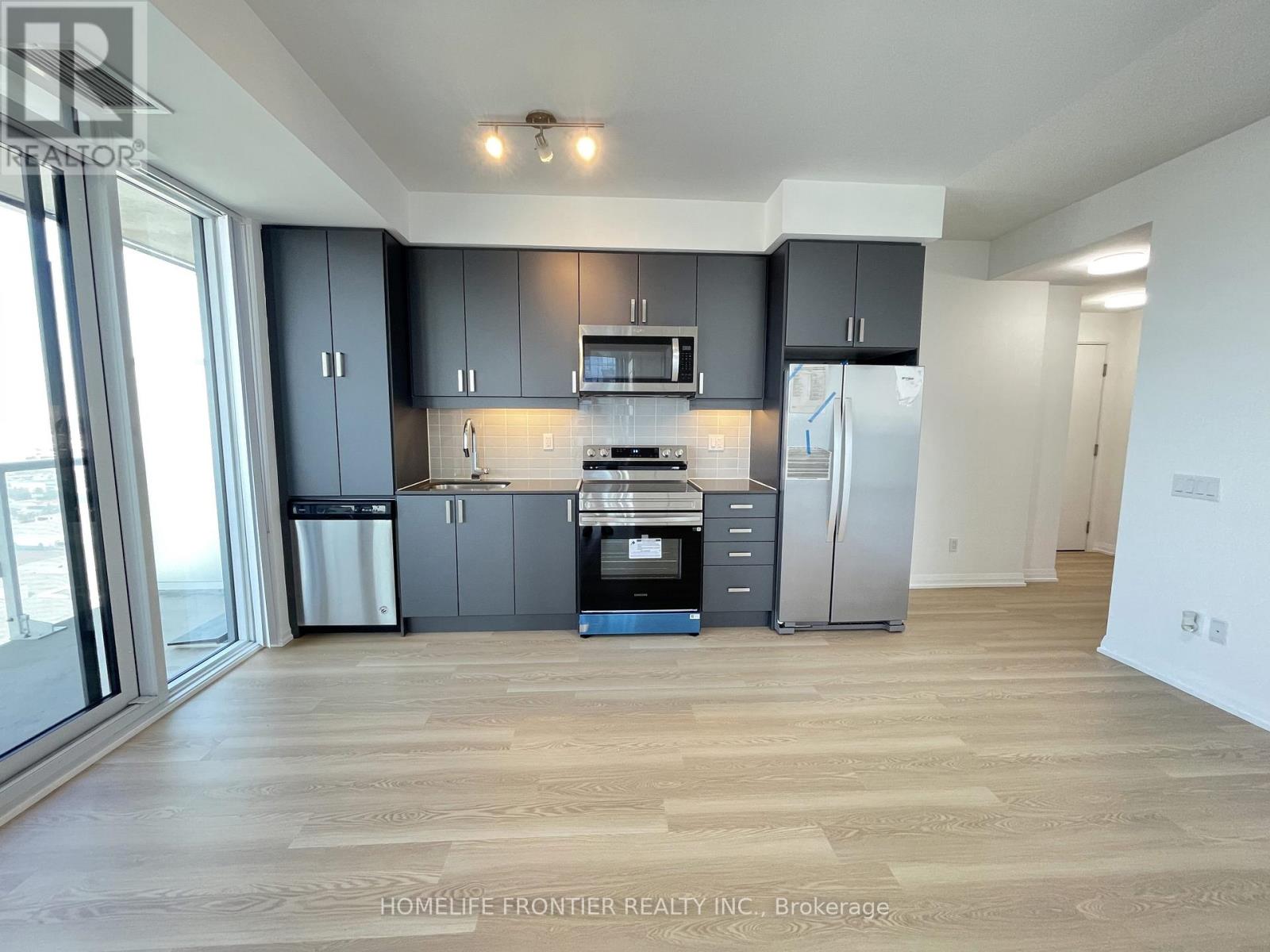 3313 - 7895 Jane Street, Vaughan, Ontario  L4K 0K2 - Photo 2 - N12405326