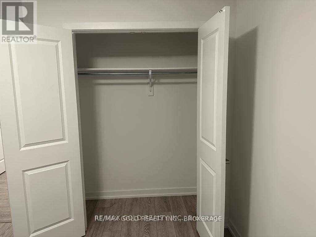 195 West Oak Trail, Kitchener, Ontario  N2R 0R9 - Photo 22 - X12470157