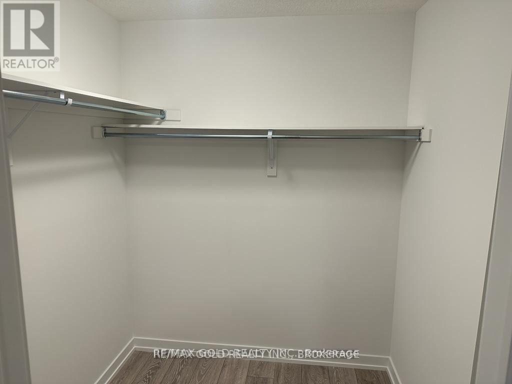 195 West Oak Trail, Kitchener, Ontario  N2R 0R9 - Photo 23 - X12470157