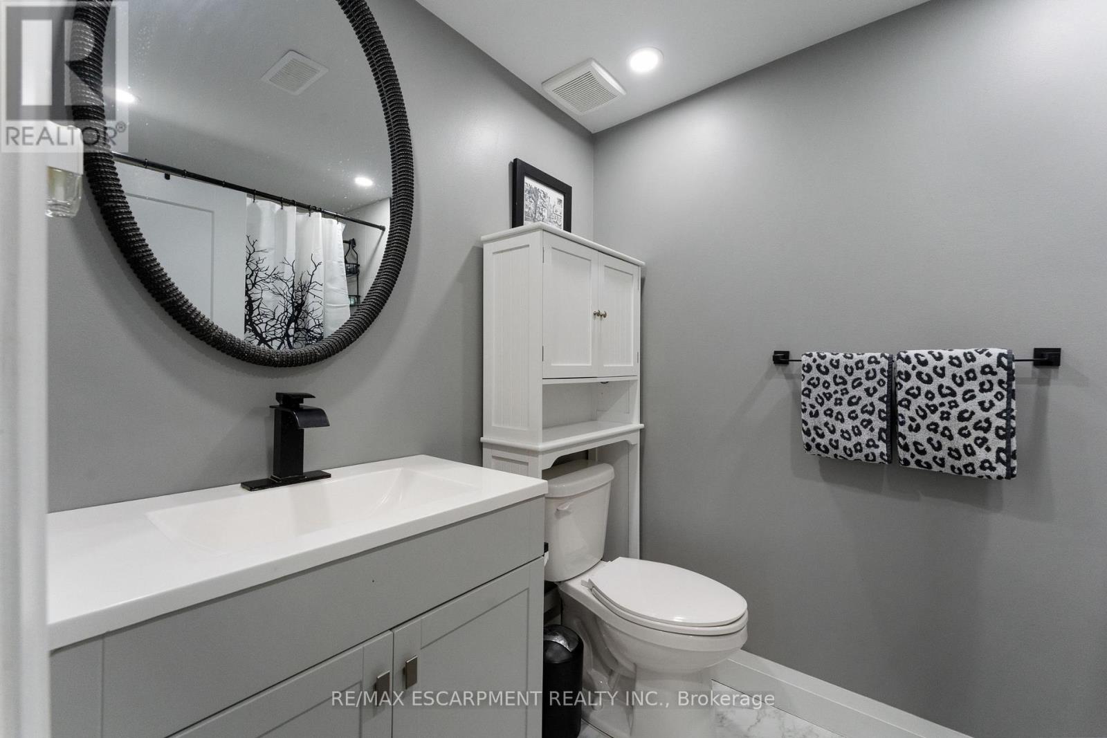 168 Hanover Place, Hamilton, Ontario  L8K 5X6 - Photo 37 - X12470165