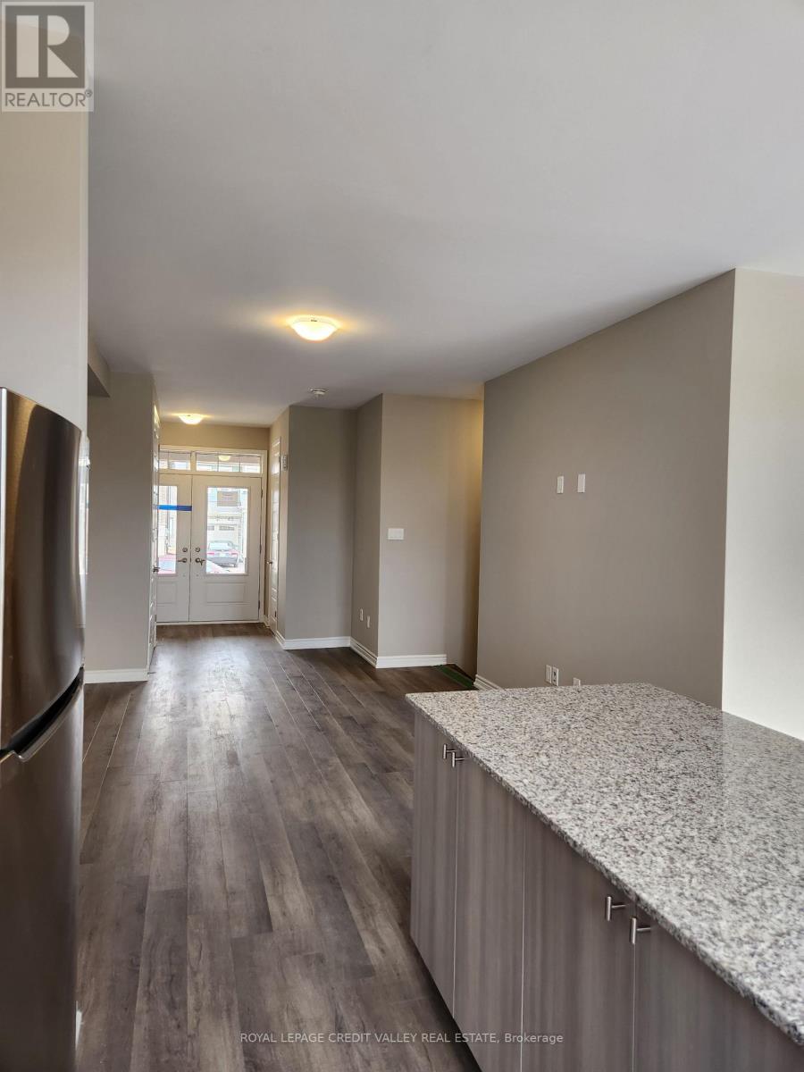 46 Forestwalk Street, Kitchener, Ontario  N2R 0S2 - Photo 10 - X12470170
