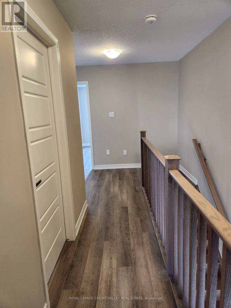 46 Forestwalk Street, Kitchener, Ontario  N2R 0S2 - Photo 13 - X12470170