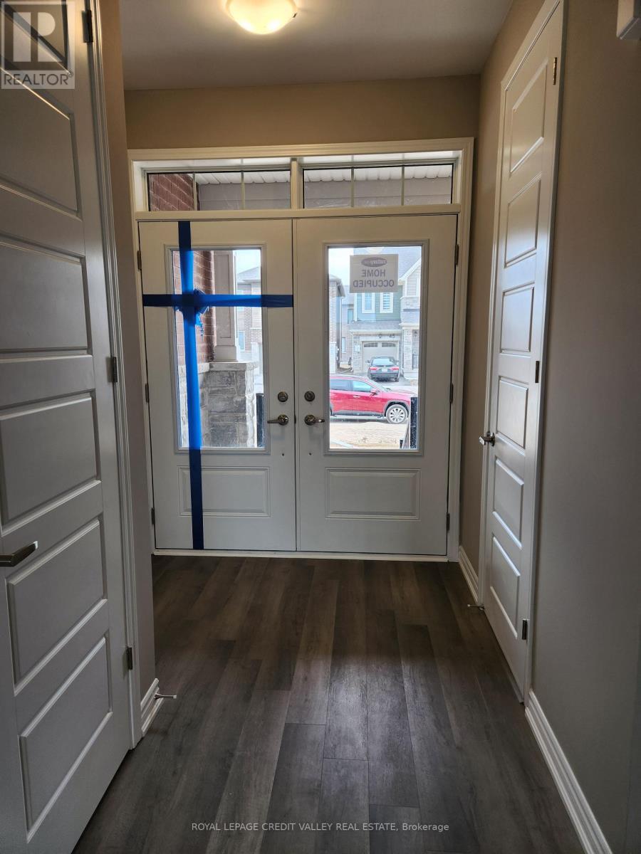 46 Forestwalk Street, Kitchener, Ontario  N2R 0S2 - Photo 2 - X12470170