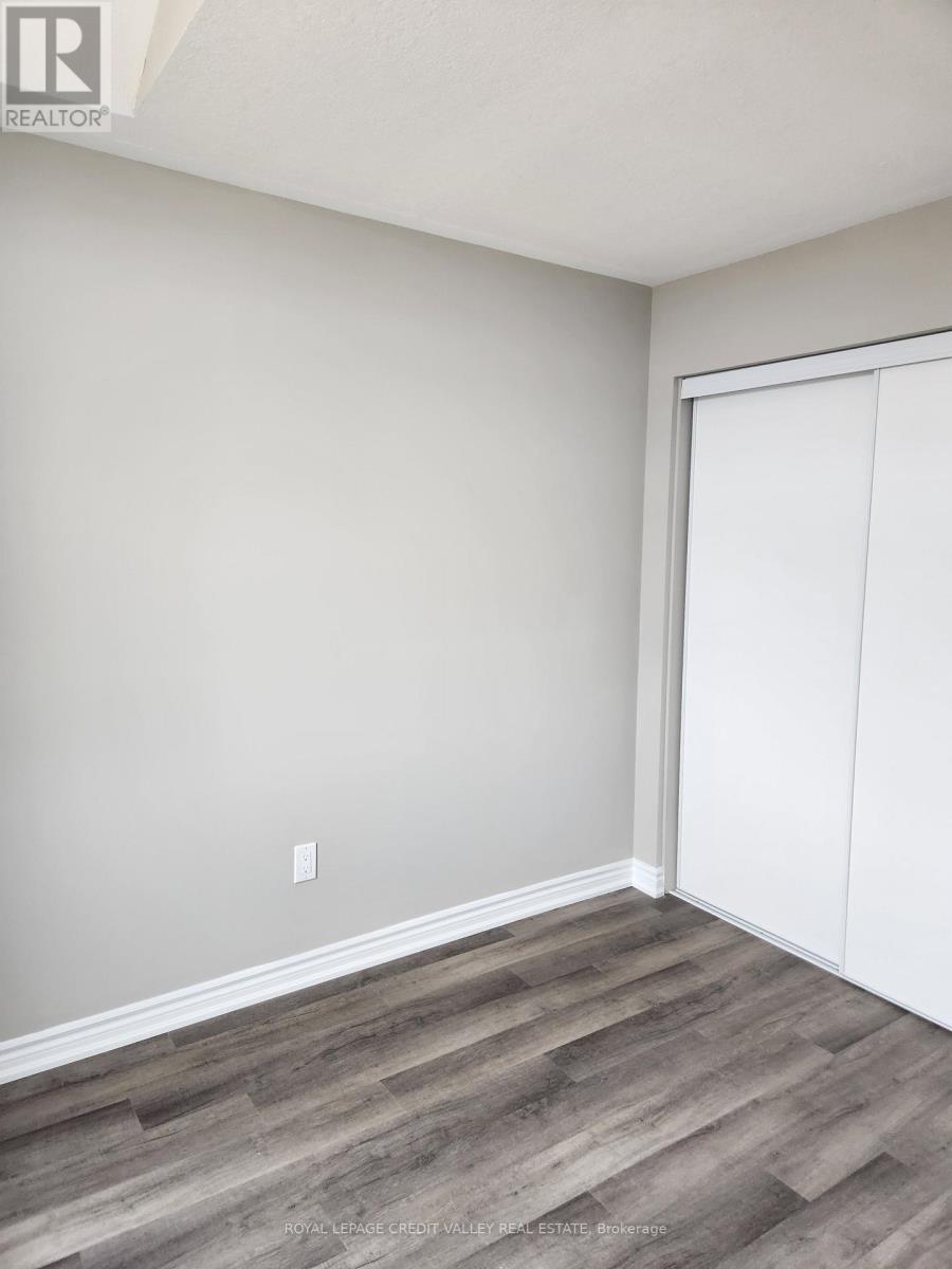 46 Forestwalk Street, Kitchener, Ontario  N2R 0S2 - Photo 20 - X12470170
