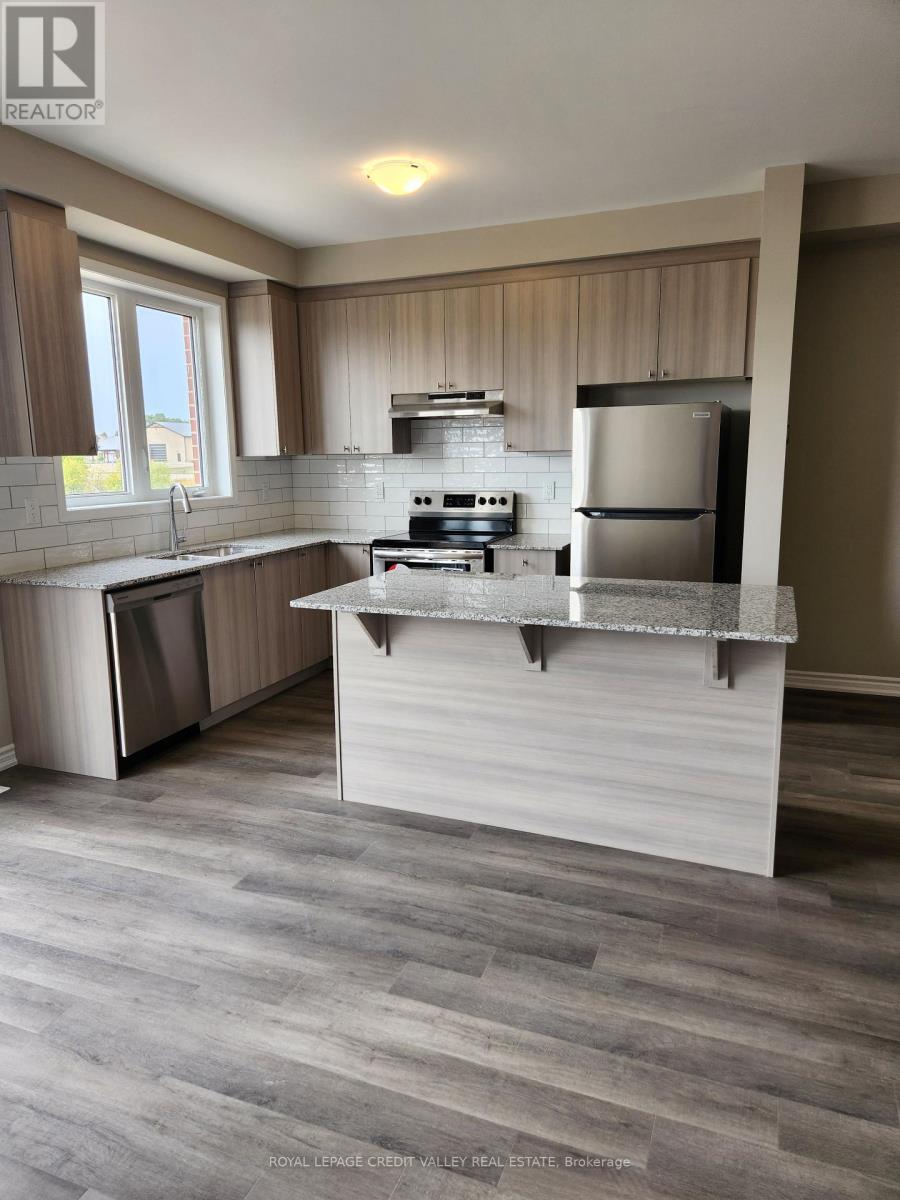 46 Forestwalk Street, Kitchener, Ontario  N2R 0S2 - Photo 7 - X12470170