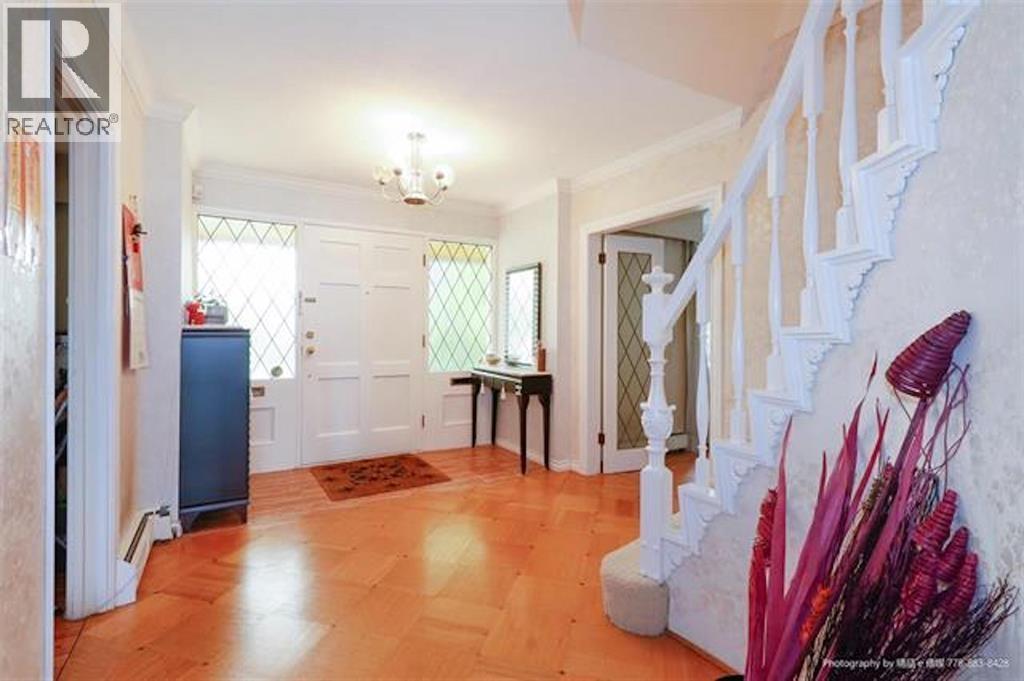 2025 W 29th, Vancouver, British Columbia  V6J 2C9 - Photo 2 - R3059792