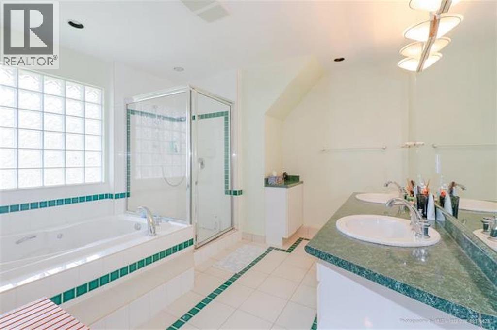 2025 W 29th, Vancouver, British Columbia  V6J 2C9 - Photo 9 - R3059792